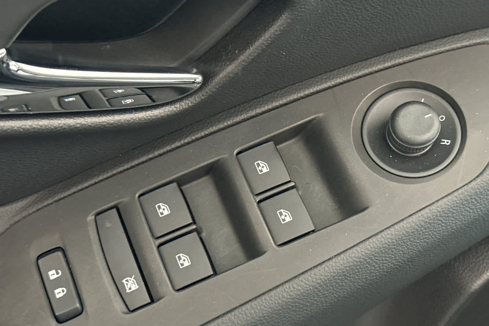 Thumbnail: 2017 Chevrolet Trax - 13