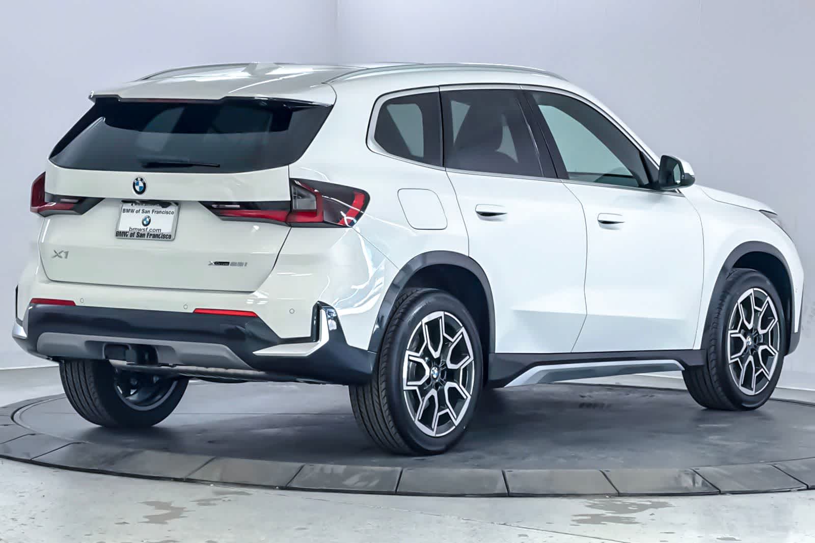 Thumbnail: 2026 BMW X1 - 2