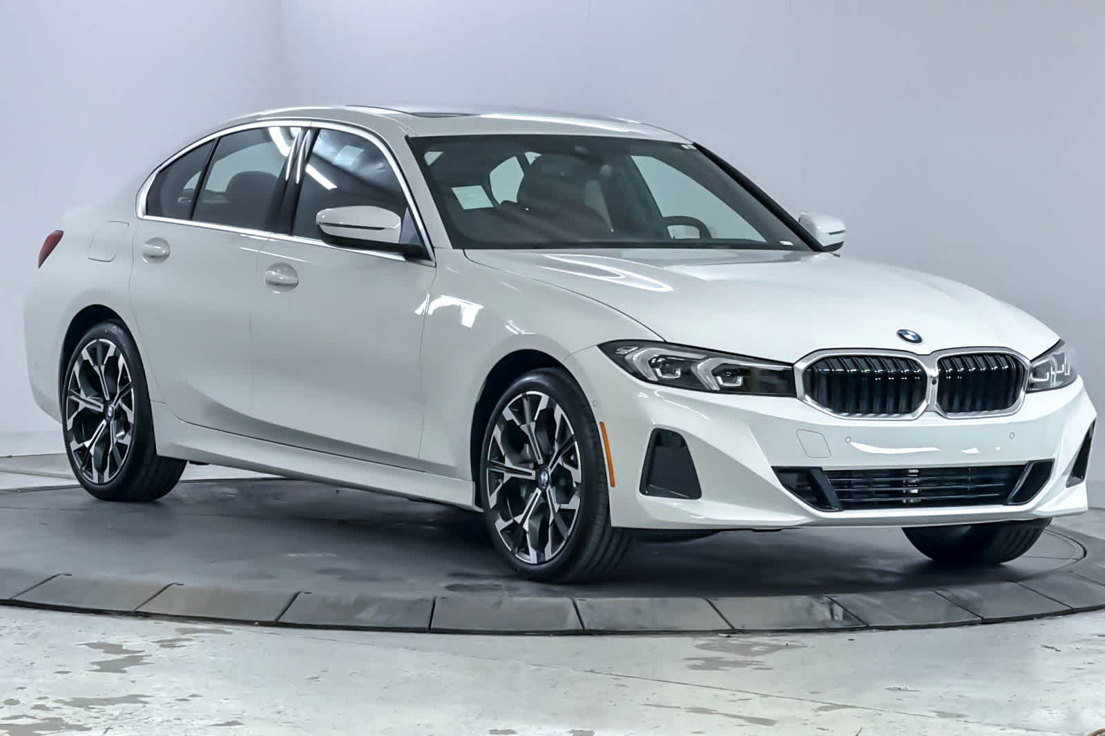 Thumbnail: 2026 BMW 3 Series - 9