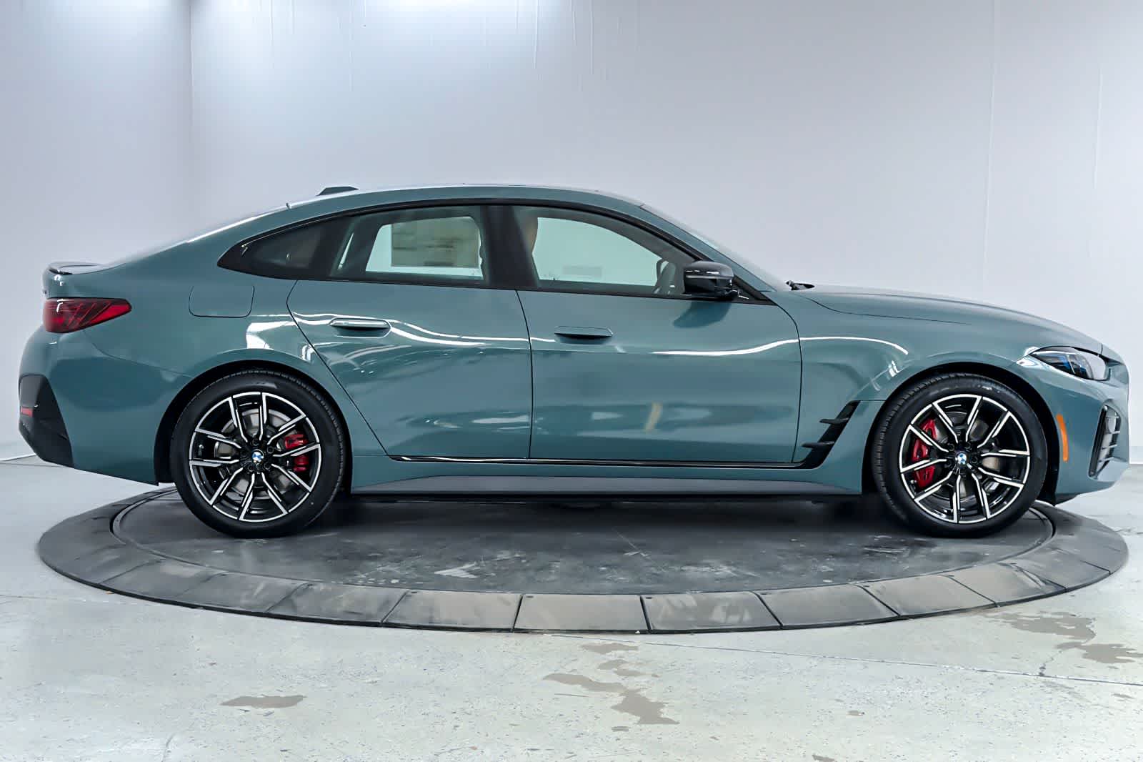 Thumbnail: 2026 BMW i4 - 8