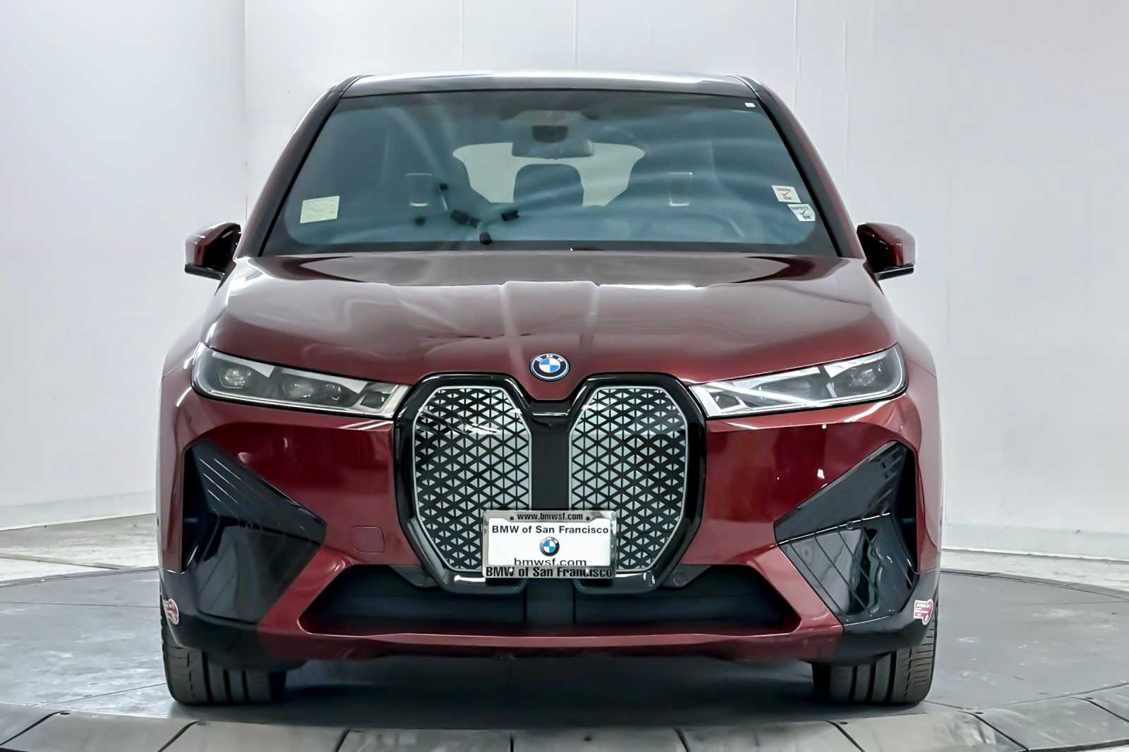 Thumbnail: 2023 BMW iX - 10