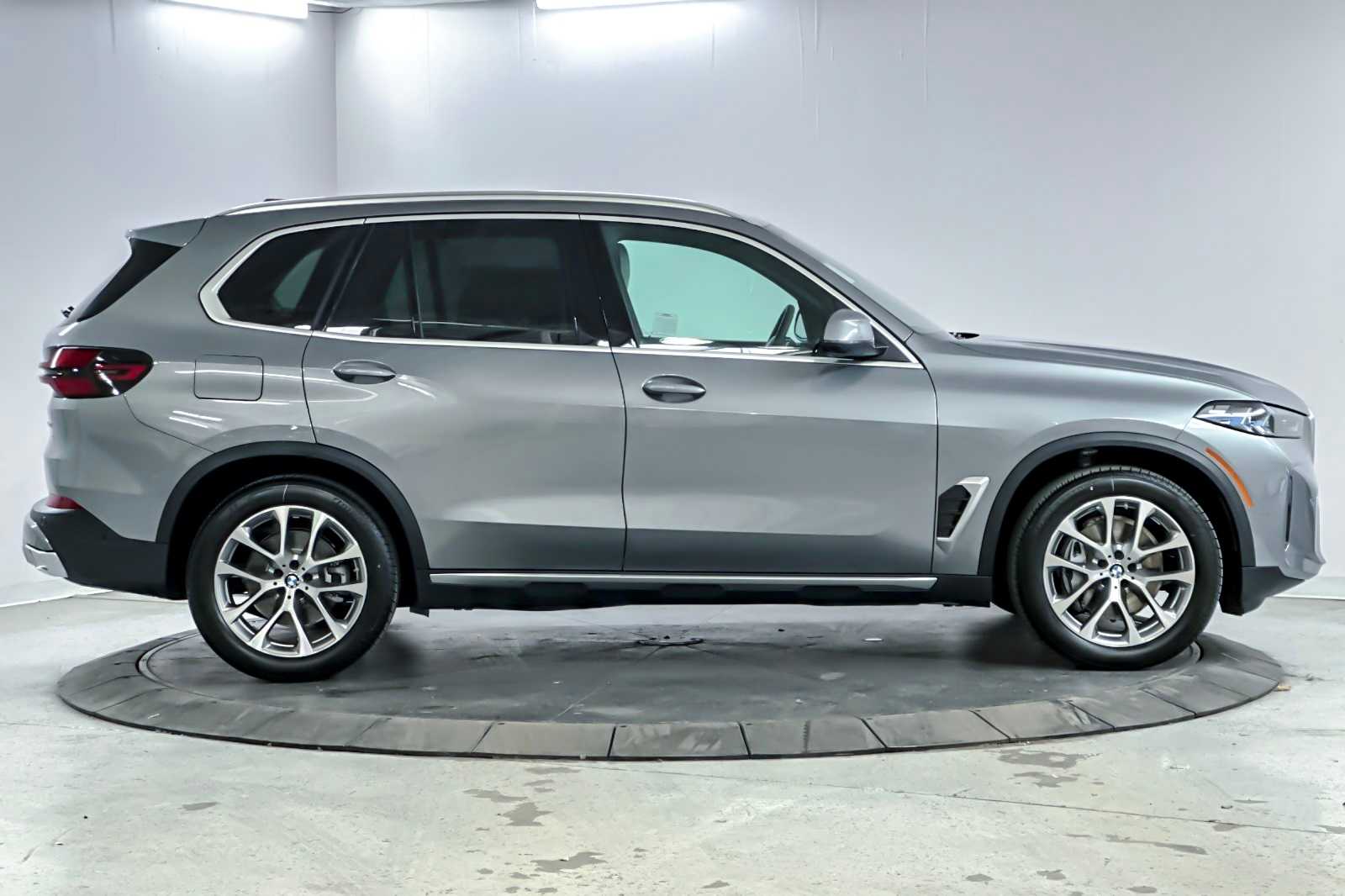 Thumbnail: 2026 BMW X5 - 8