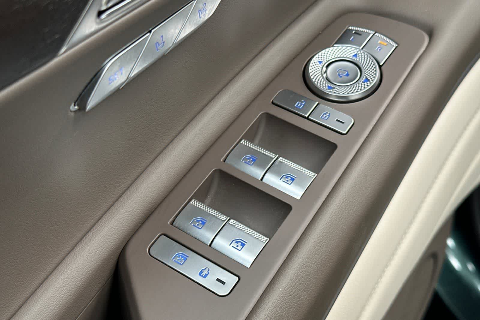 Thumbnail: 2023 Genesis GV80 - 13