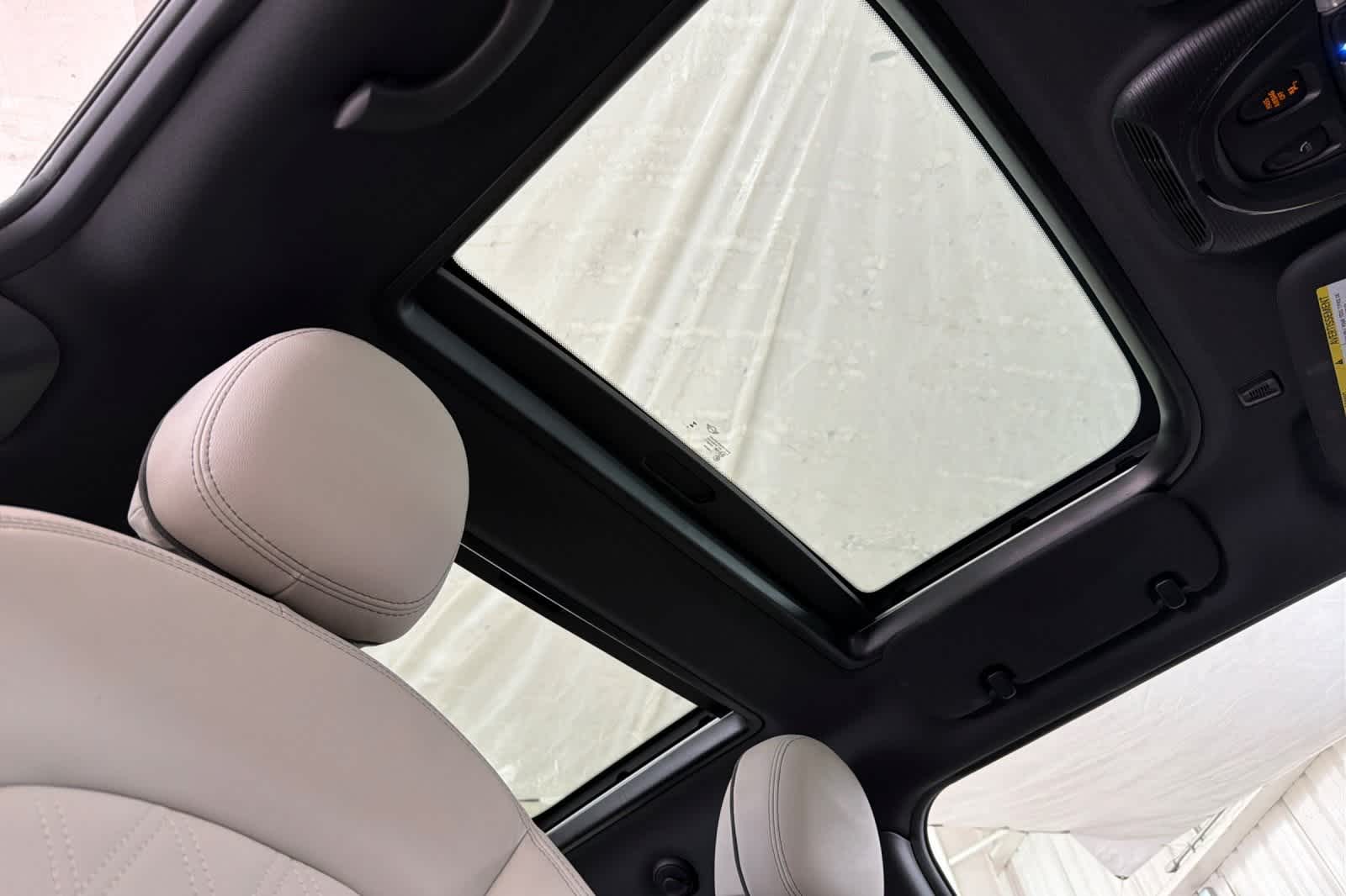 Thumbnail: 2023 MINI Cooper Hardtop - 17