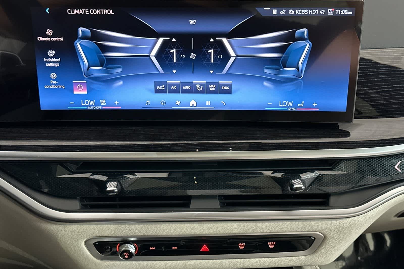 Thumbnail: 2026 BMW X6 - 21