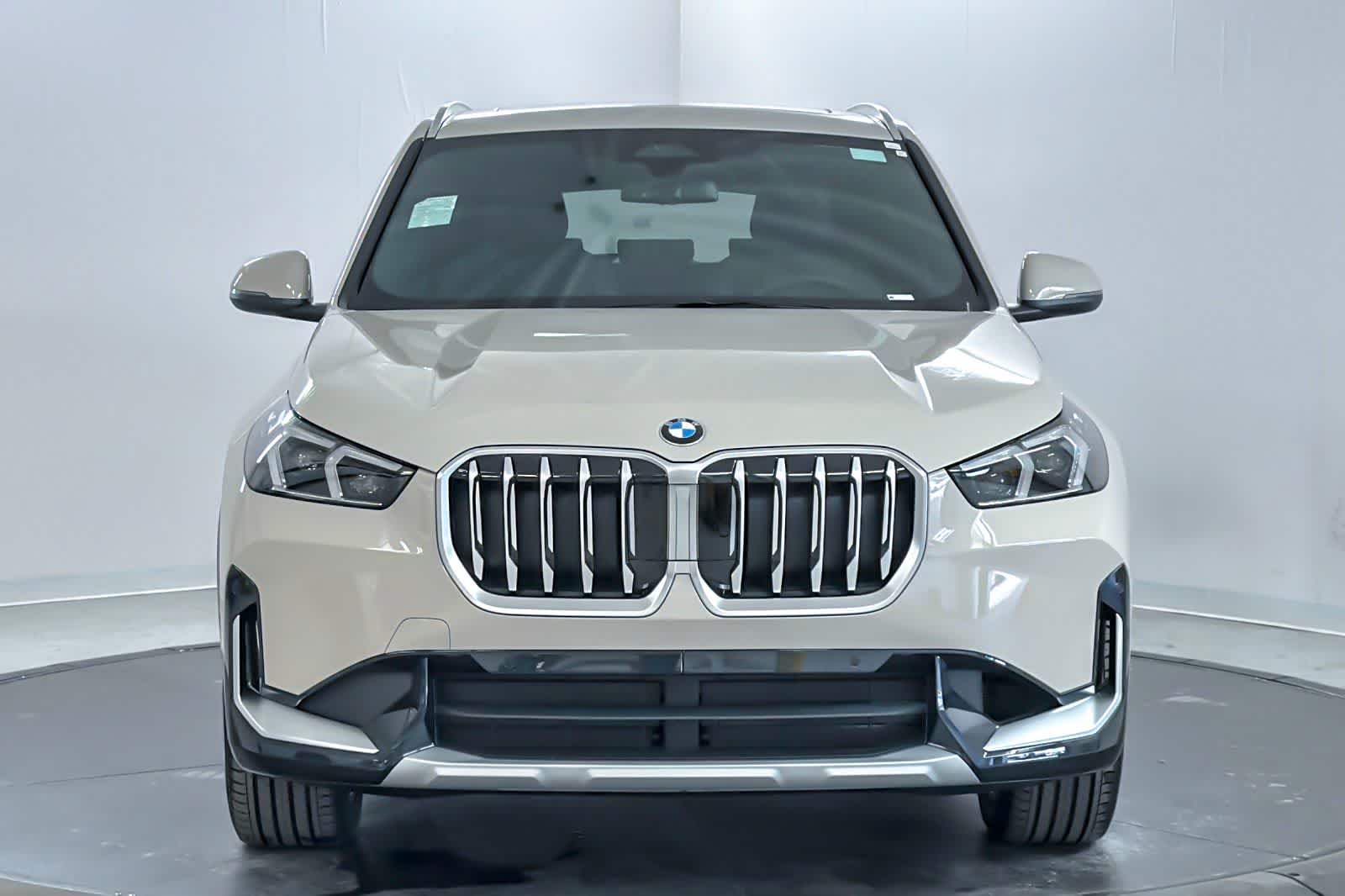 Thumbnail: 2026 BMW X1 - 10