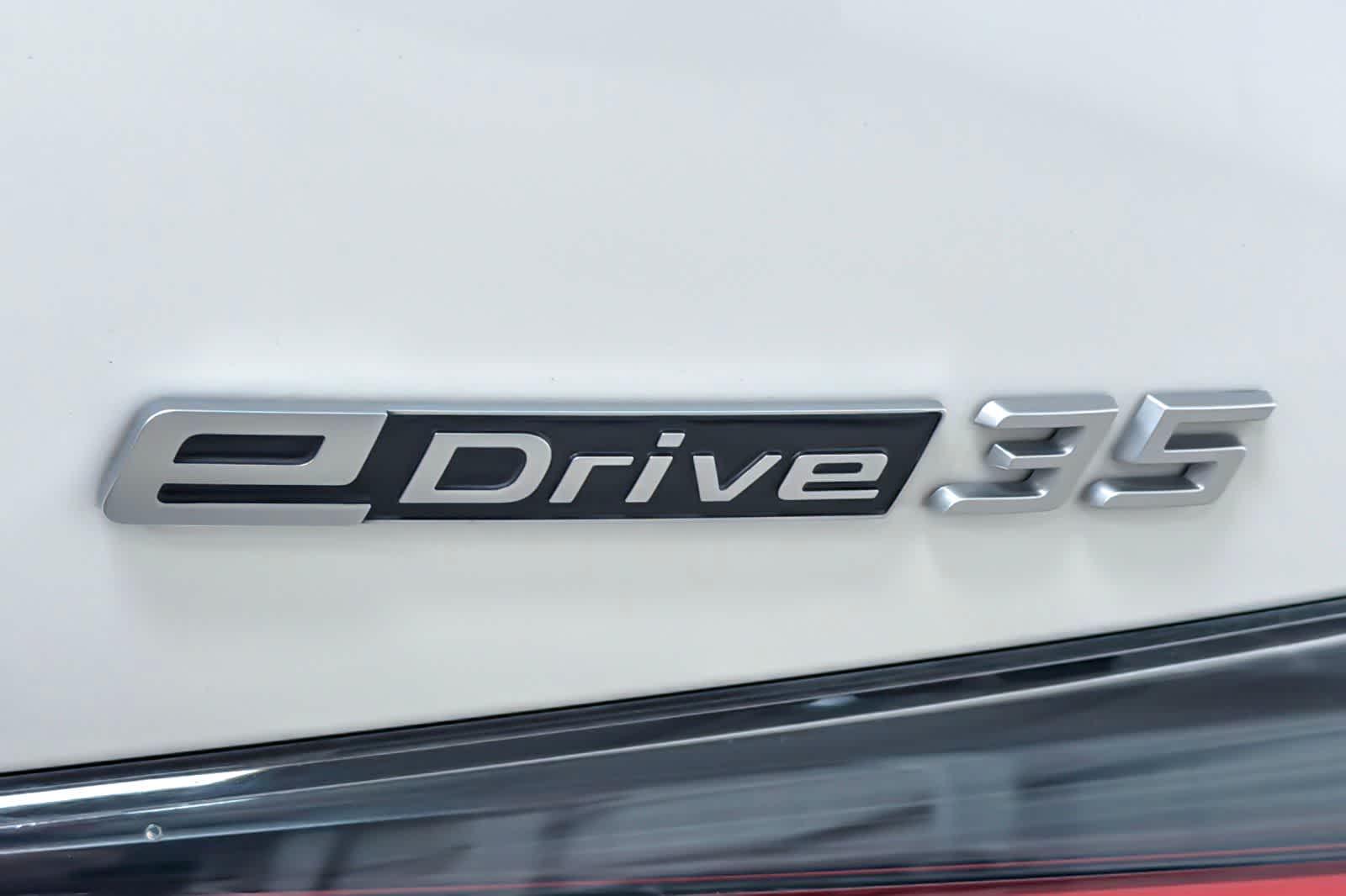 Thumbnail: 2023 BMW i4 - 27