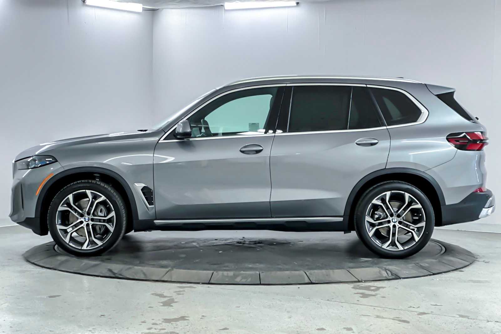 Thumbnail: 2026 BMW X5 - 5