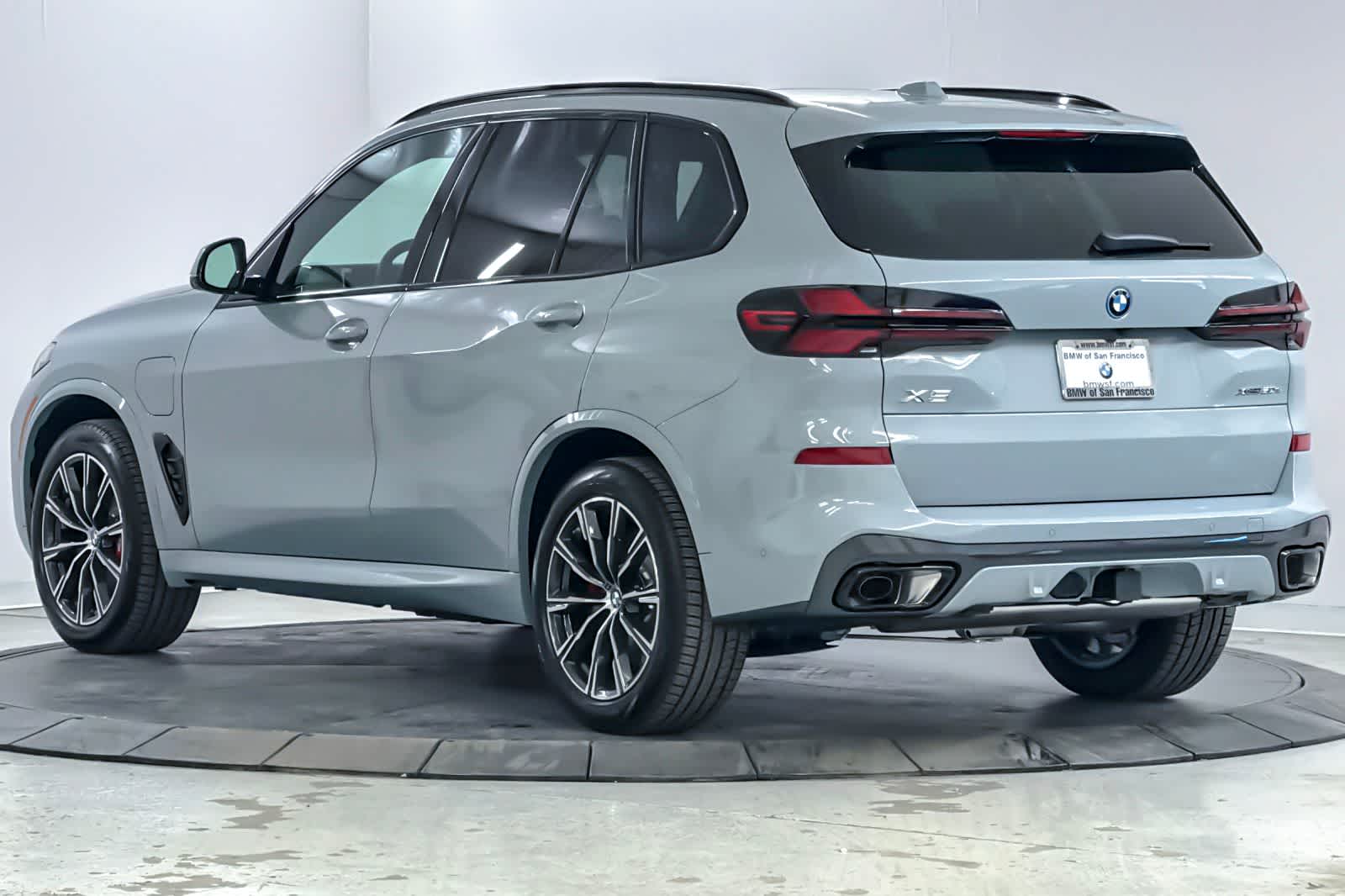 Thumbnail: 2026 BMW X5 - 6