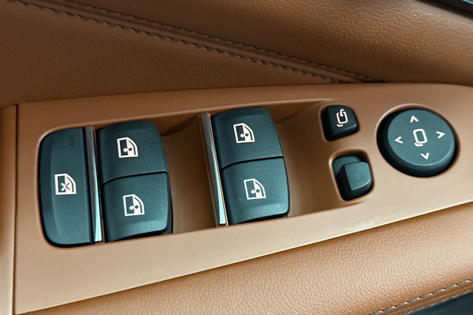 Thumbnail: 2026 BMW X7 - 13