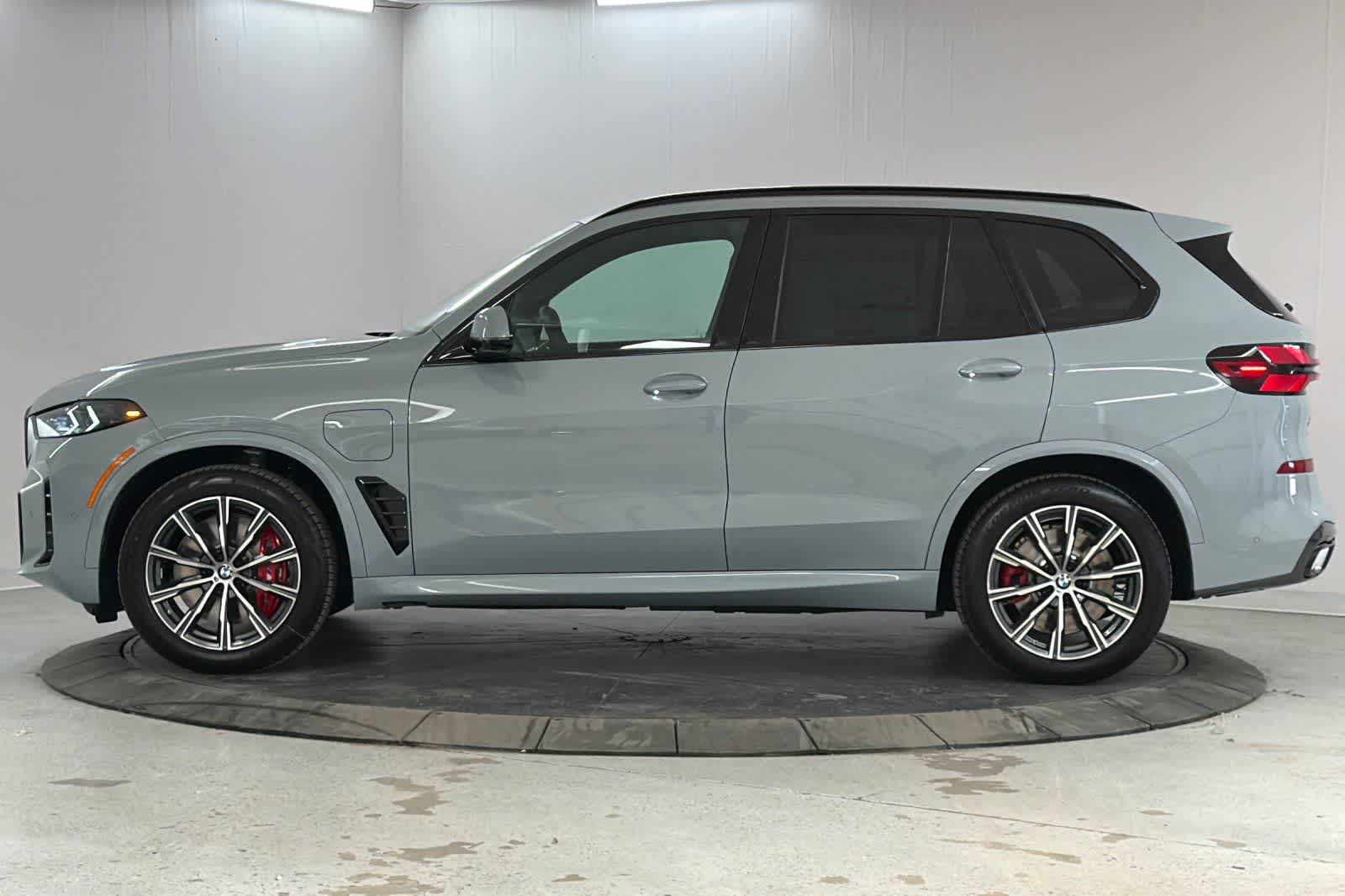 Thumbnail: 2026 BMW X5 - 5