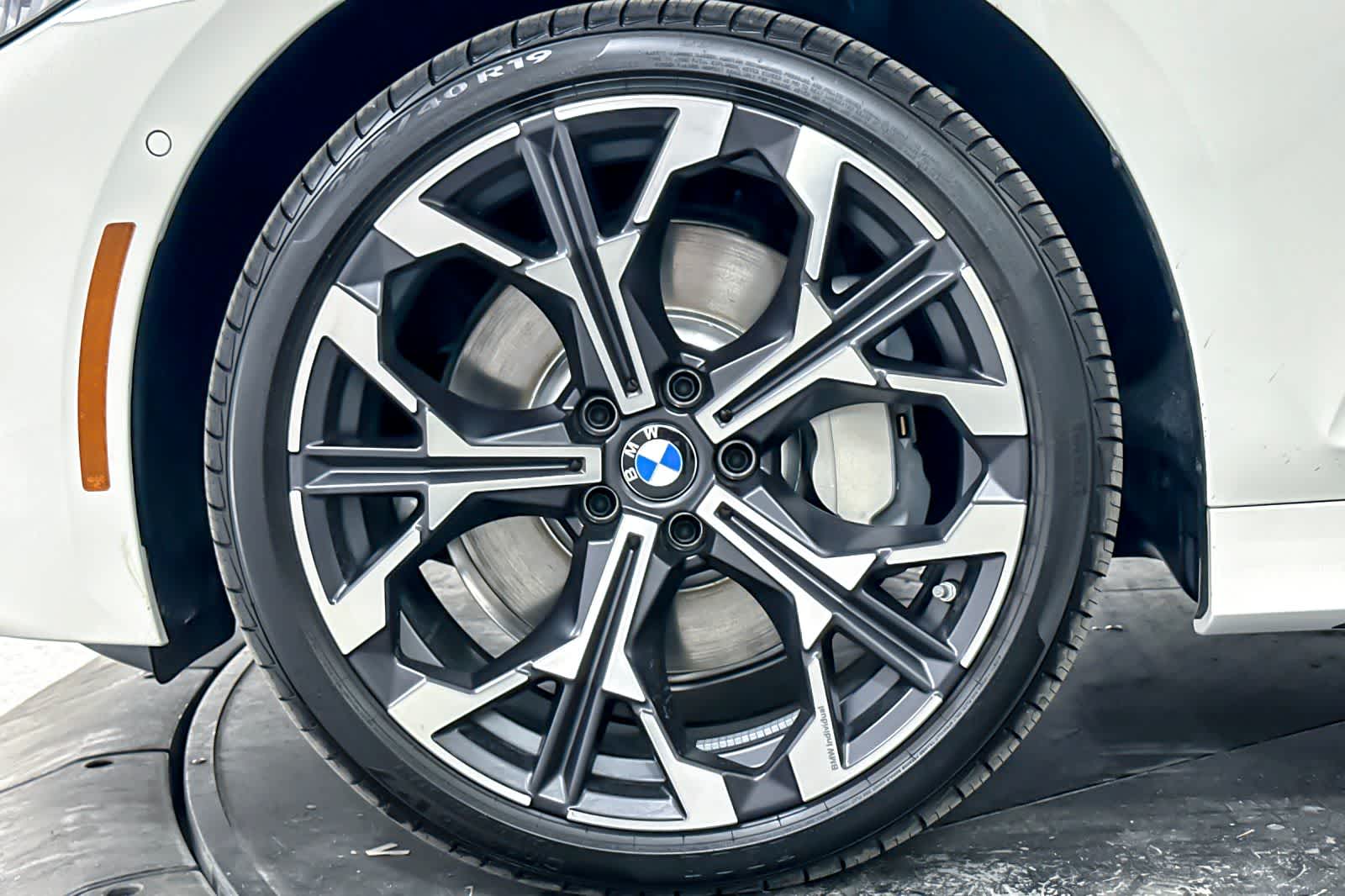 Thumbnail: 2026 BMW 3 Series - 23
