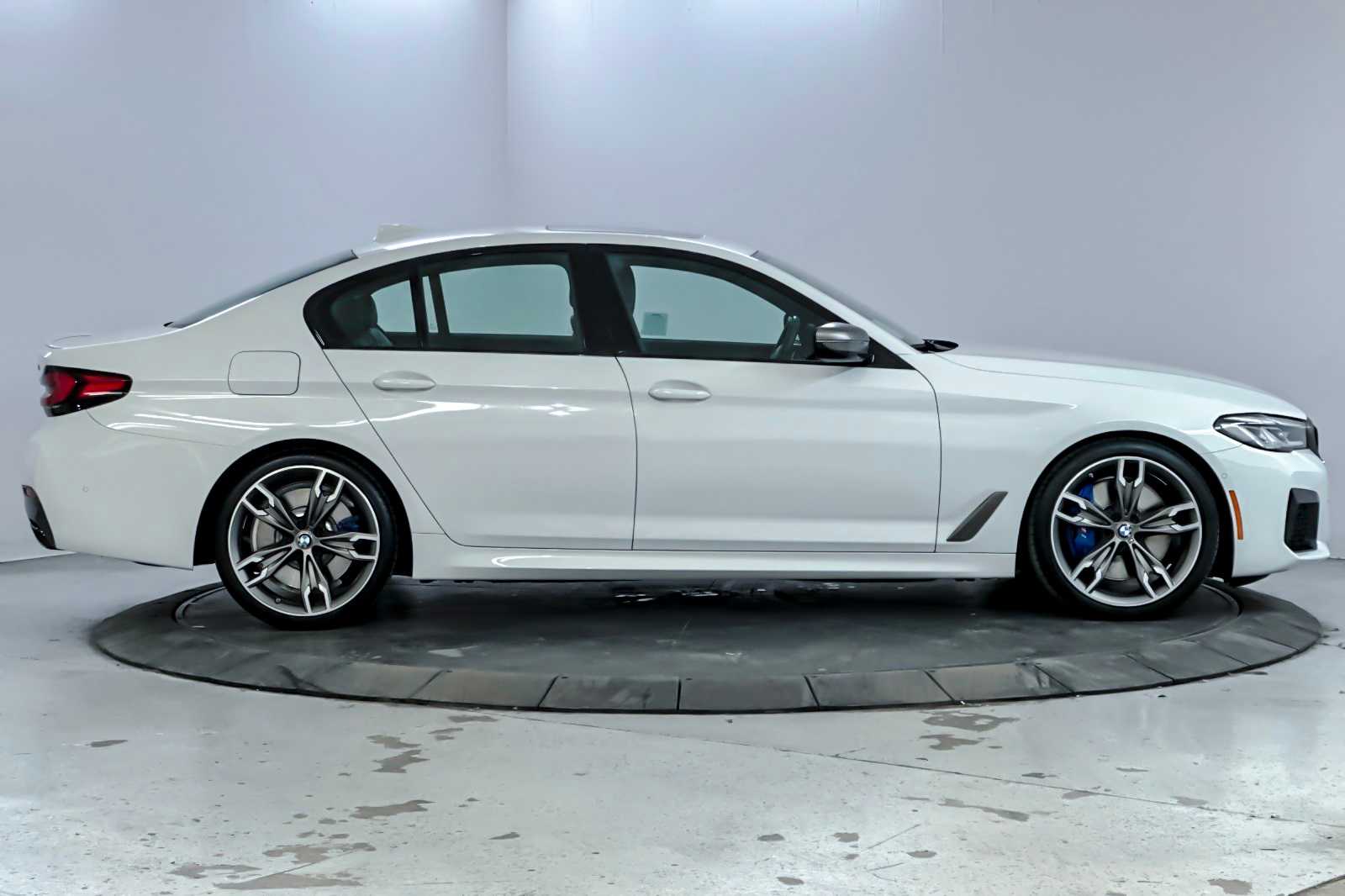 Thumbnail: 2023 BMW 5 Series - 8
