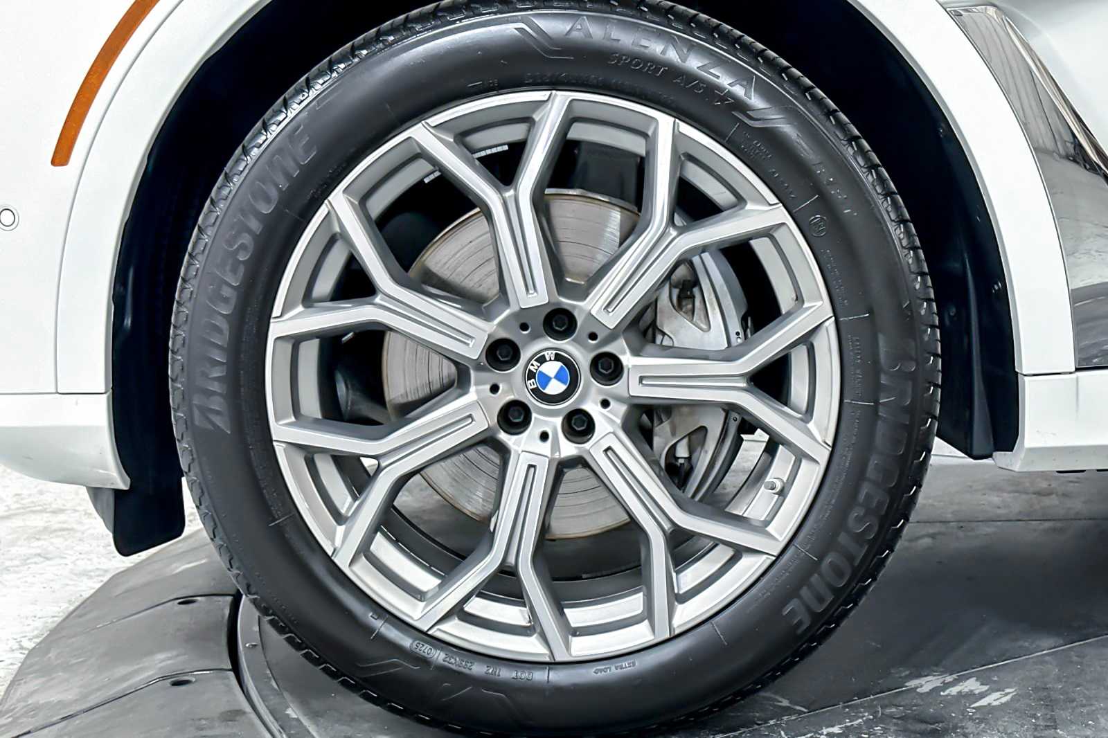 Thumbnail: 2026 BMW X7 - 27