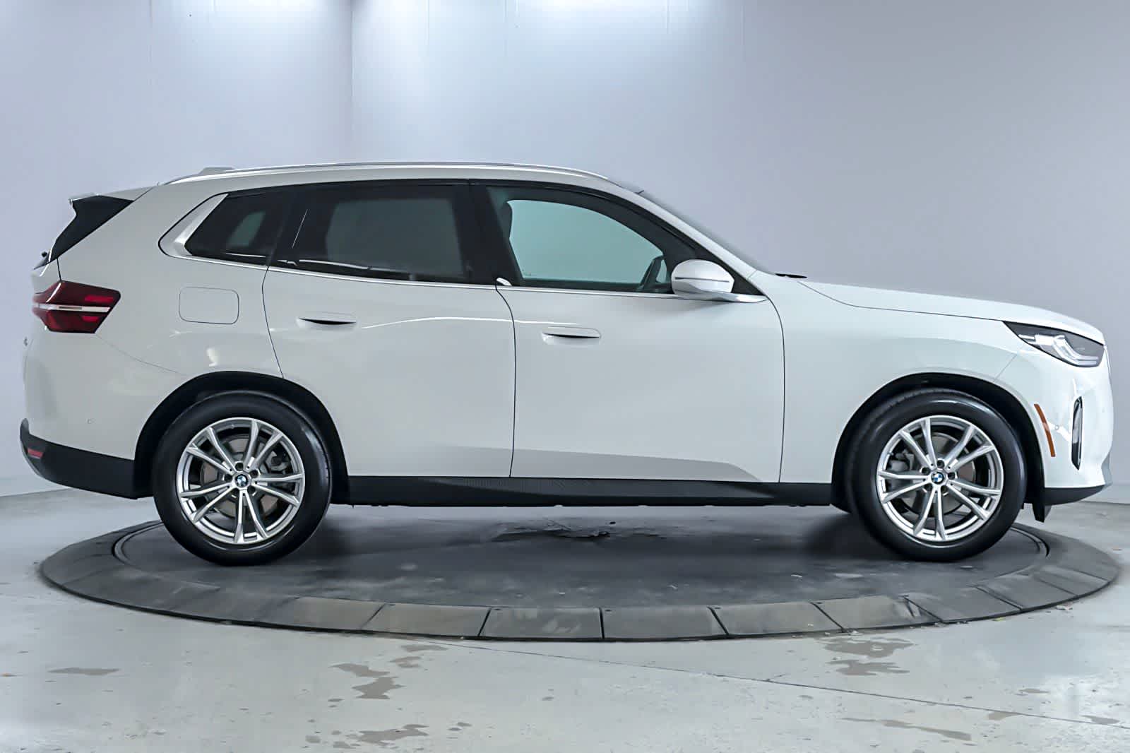 Thumbnail: 2025 BMW X3 - 8