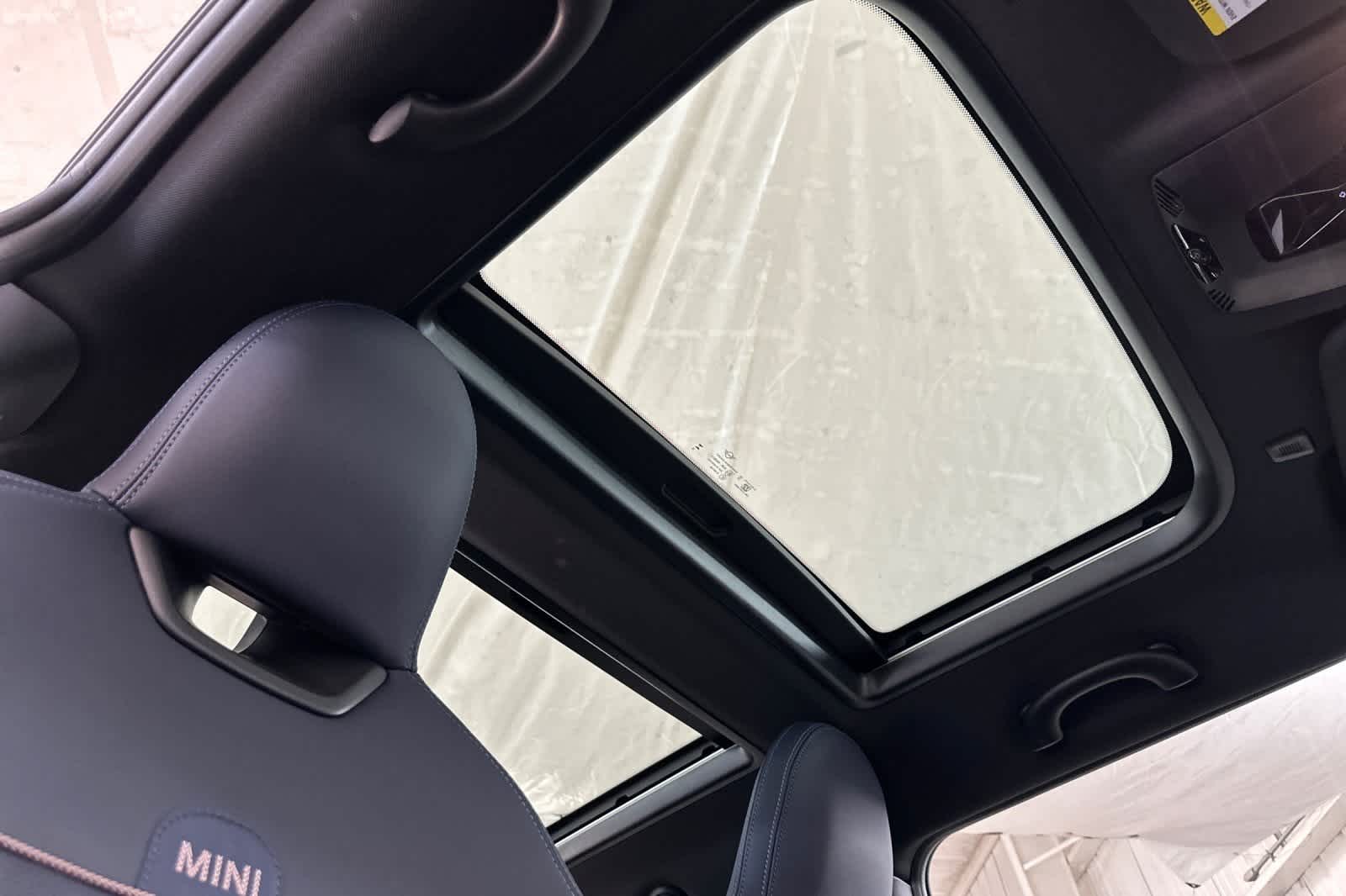 Thumbnail: 2025 MINI Cooper Hardtop - 17