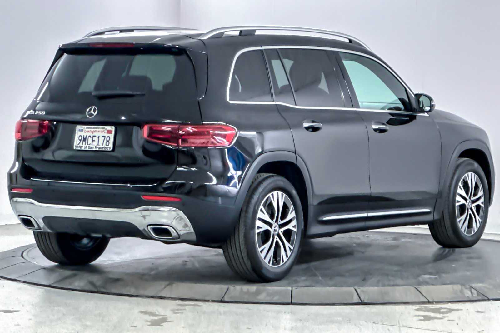 Thumbnail: 2024 Mercedes-Benz GLB - 2