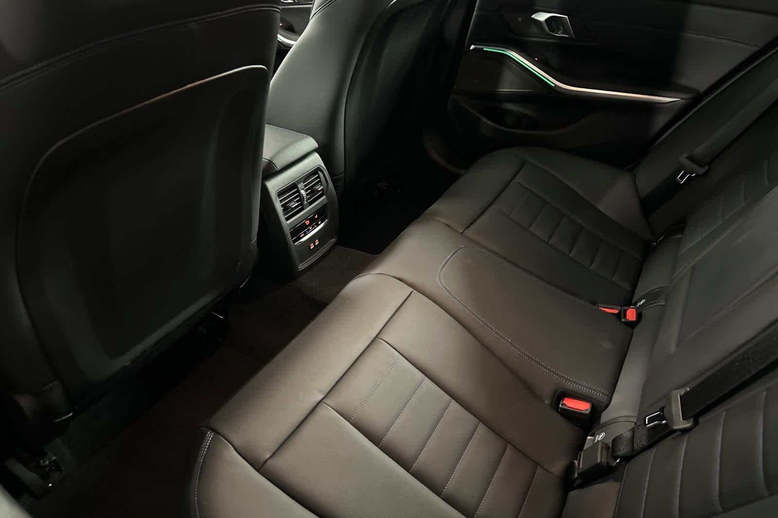 Thumbnail: 2026 BMW 3 Series - 4