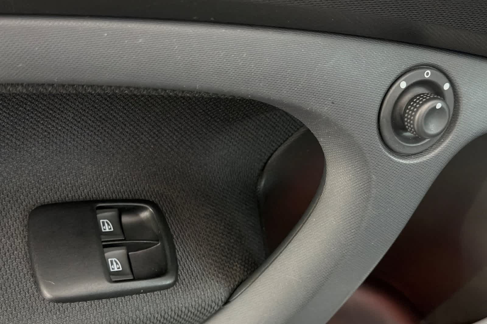 Thumbnail: 2018 smart fortwo - 12