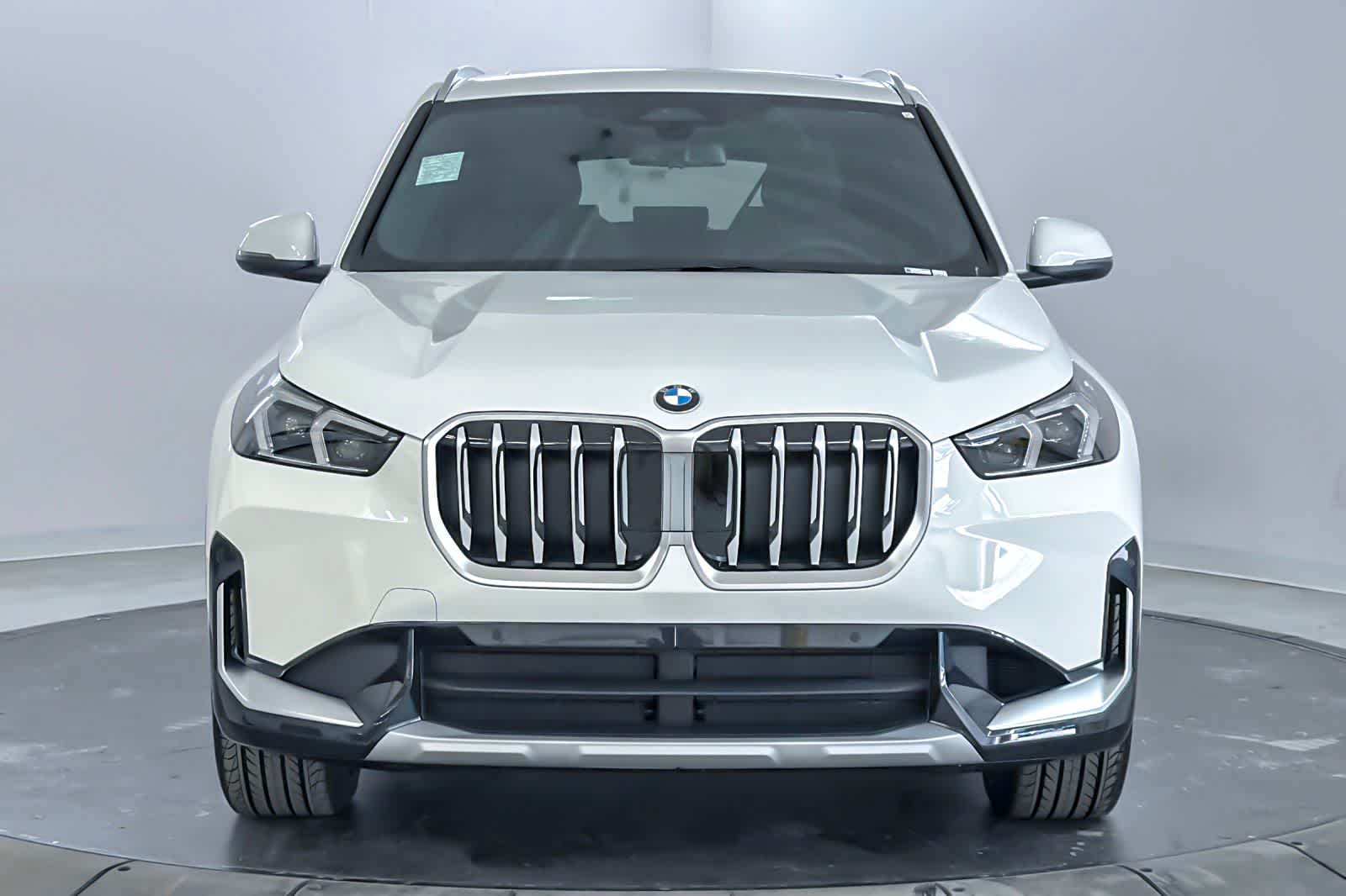 Thumbnail: 2026 BMW X1 - 10