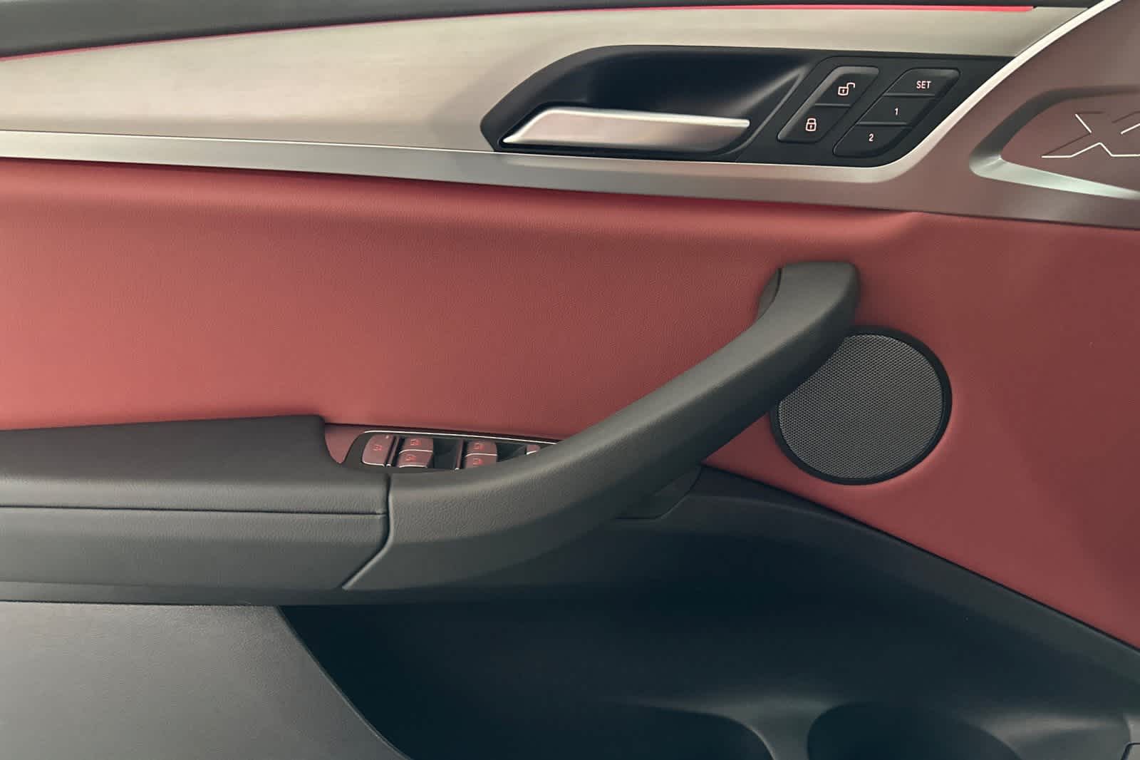 Thumbnail: 2025 BMW X4 - 12