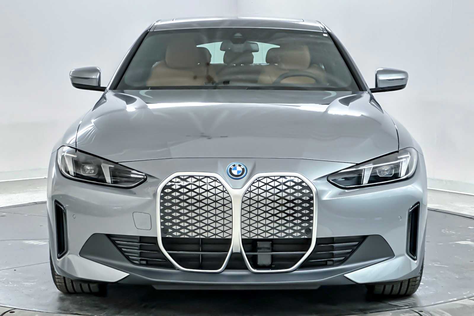 Thumbnail: 2025 BMW i4 - 10