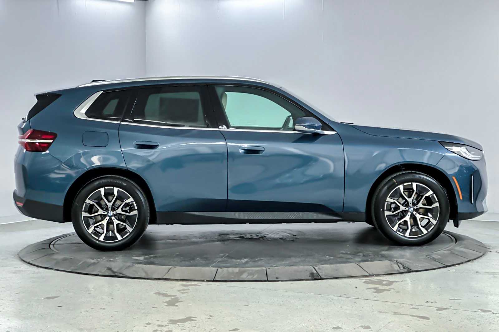 Thumbnail: 2026 BMW X3 - 8