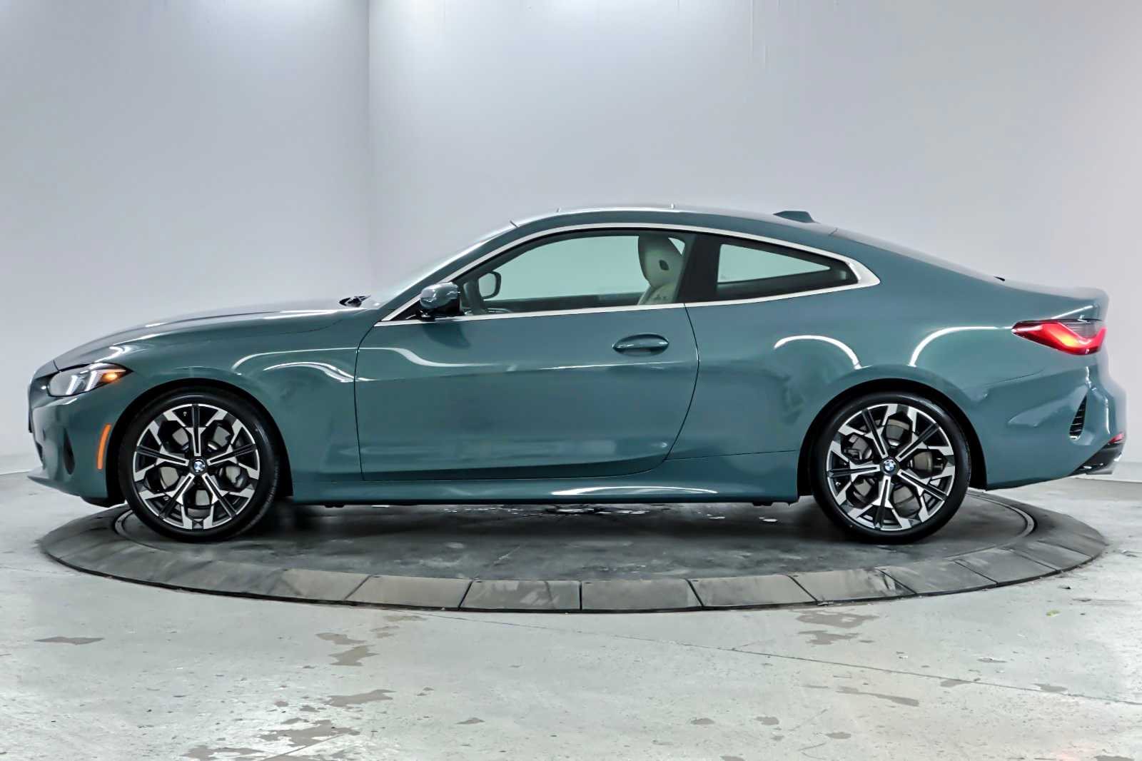 Thumbnail: 2025 BMW 4 Series - 5