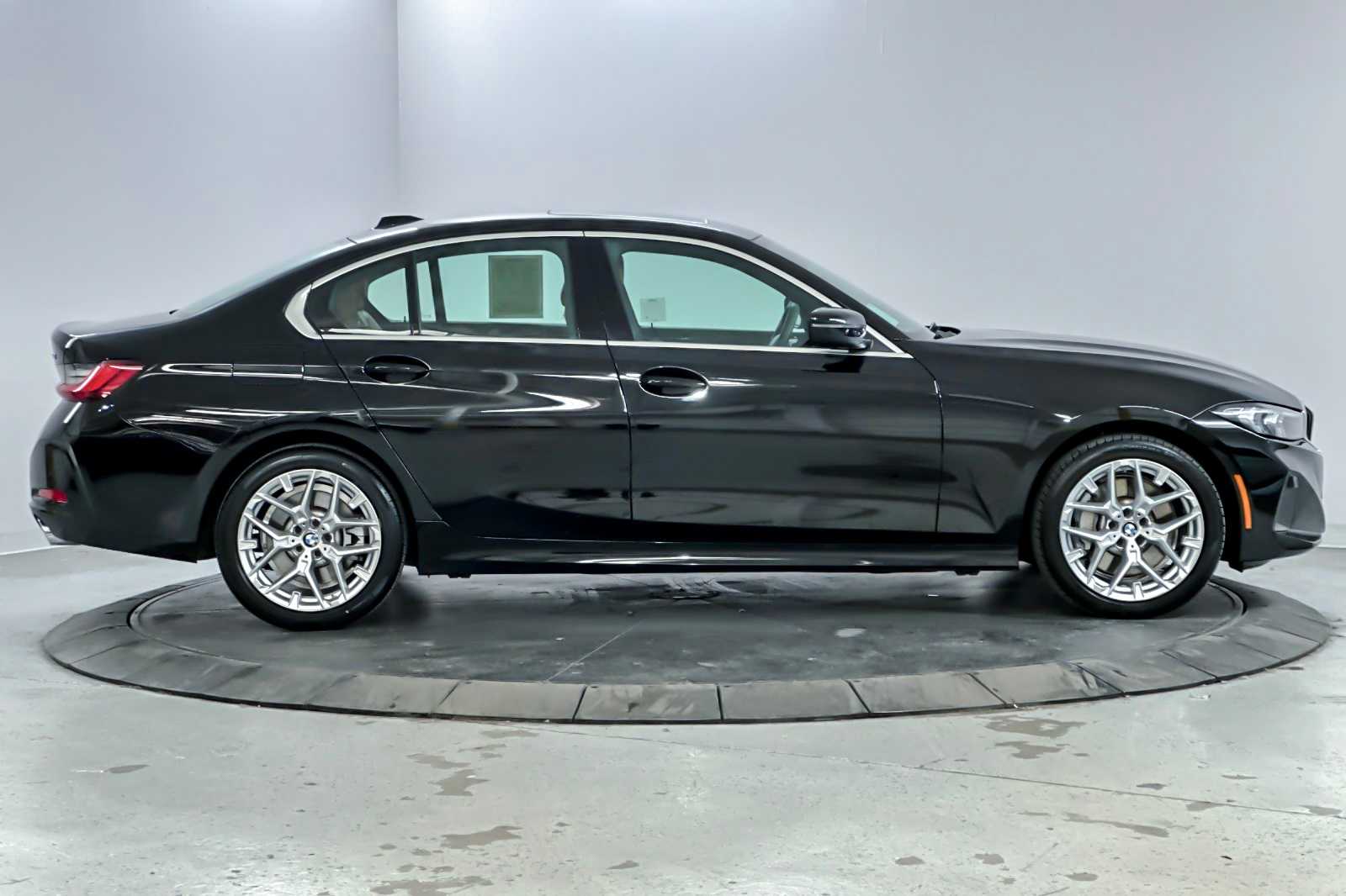 Thumbnail: 2025 BMW 3 Series - 8