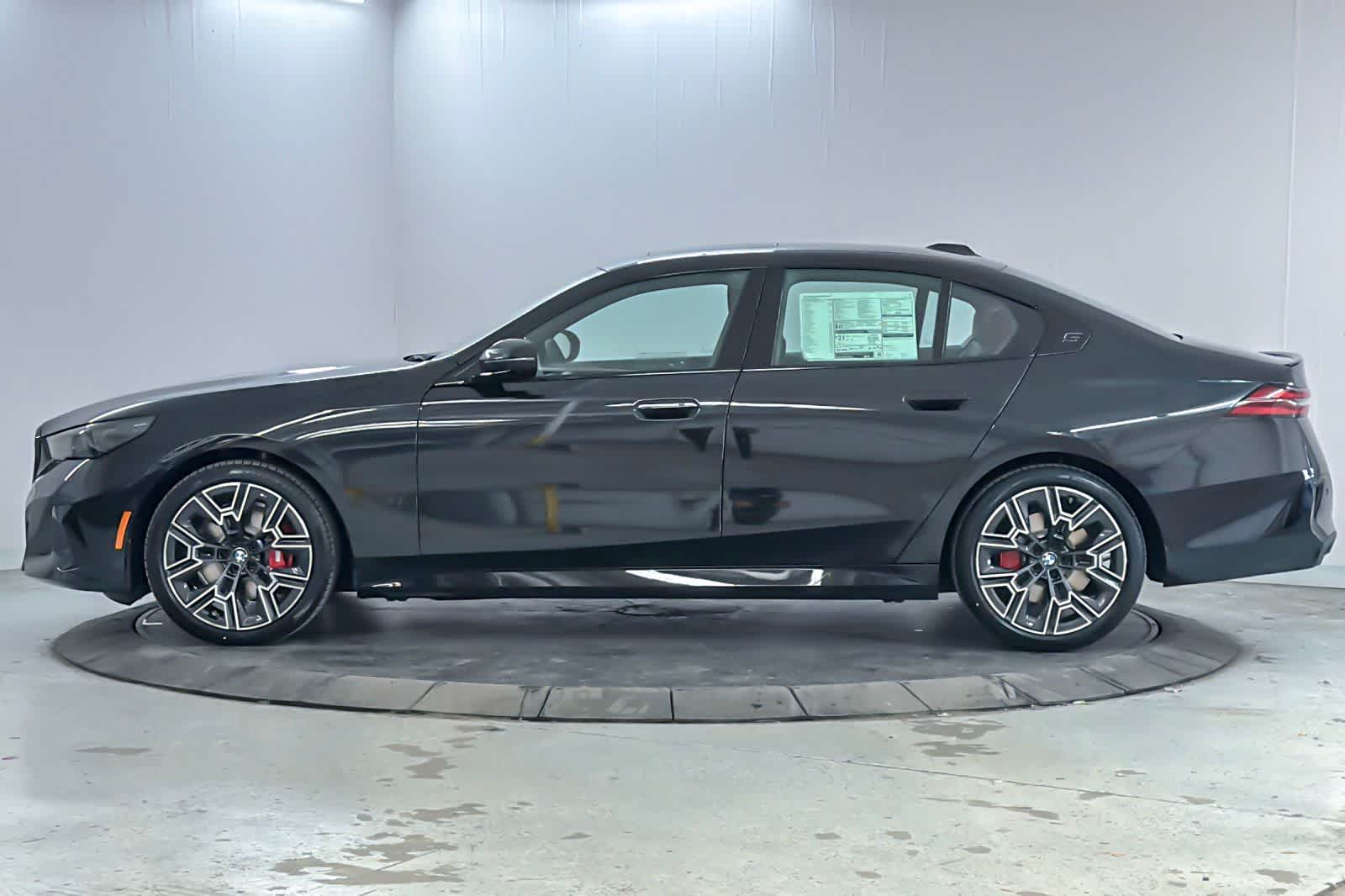 Thumbnail: 2026 BMW 5 Series - 5