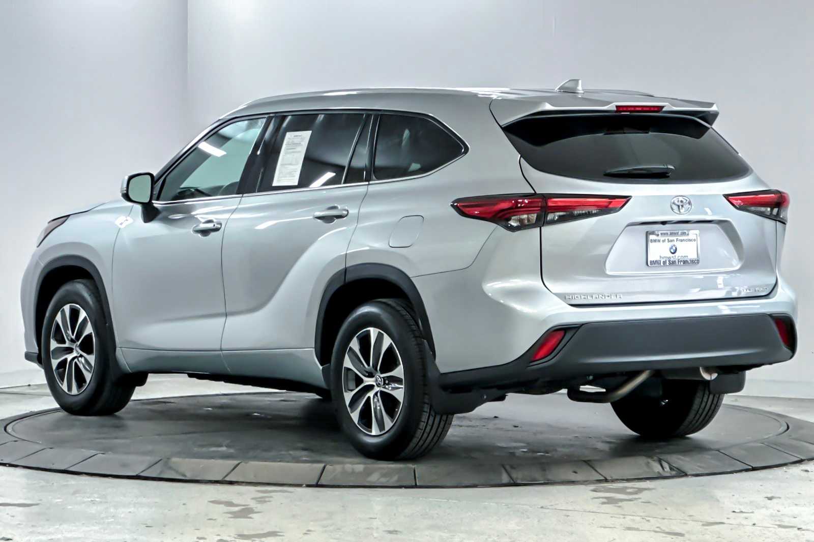Thumbnail: 2022 Toyota Highlander - 6