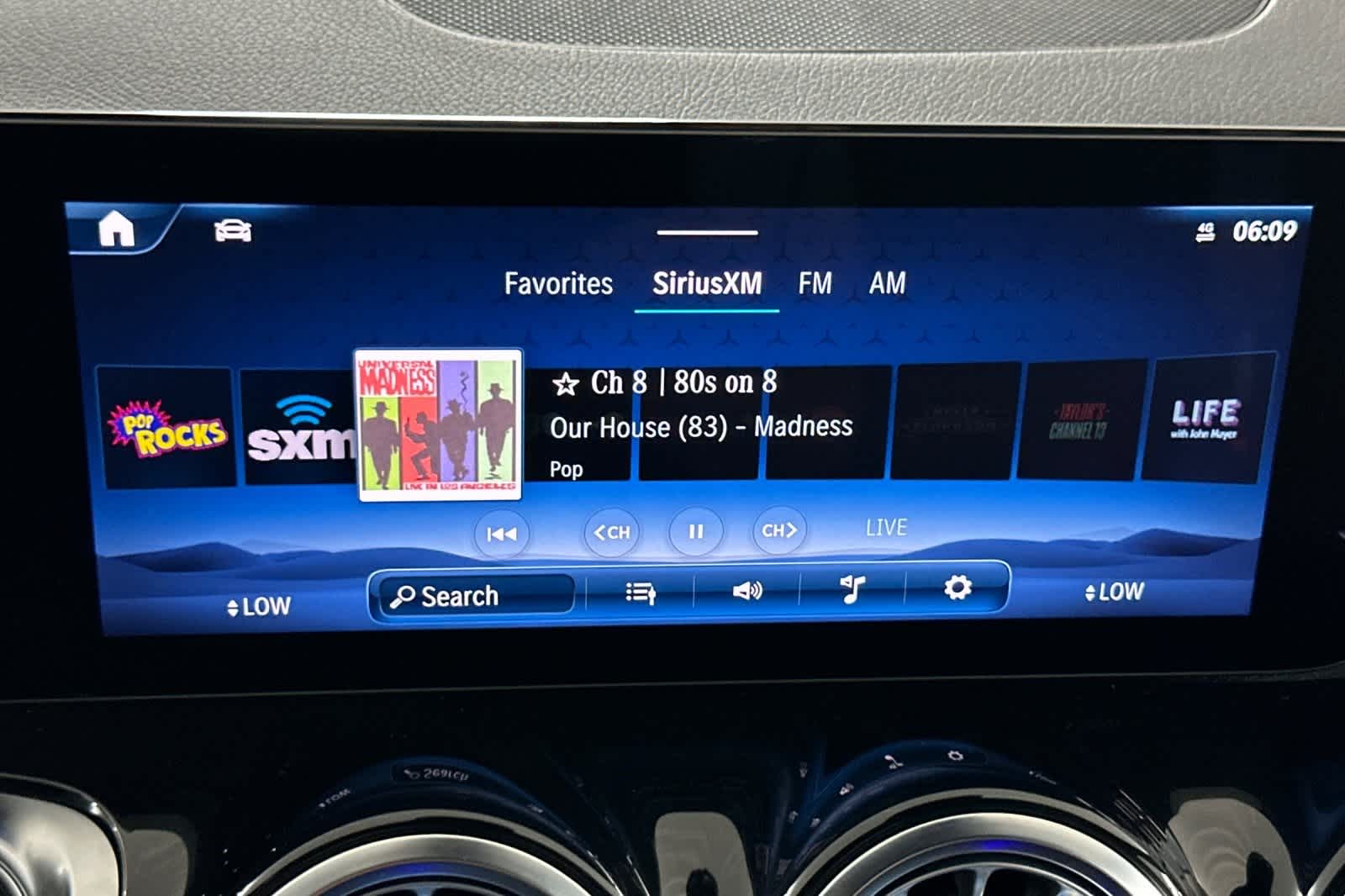 Thumbnail: 2024 Mercedes-Benz GLB - 18