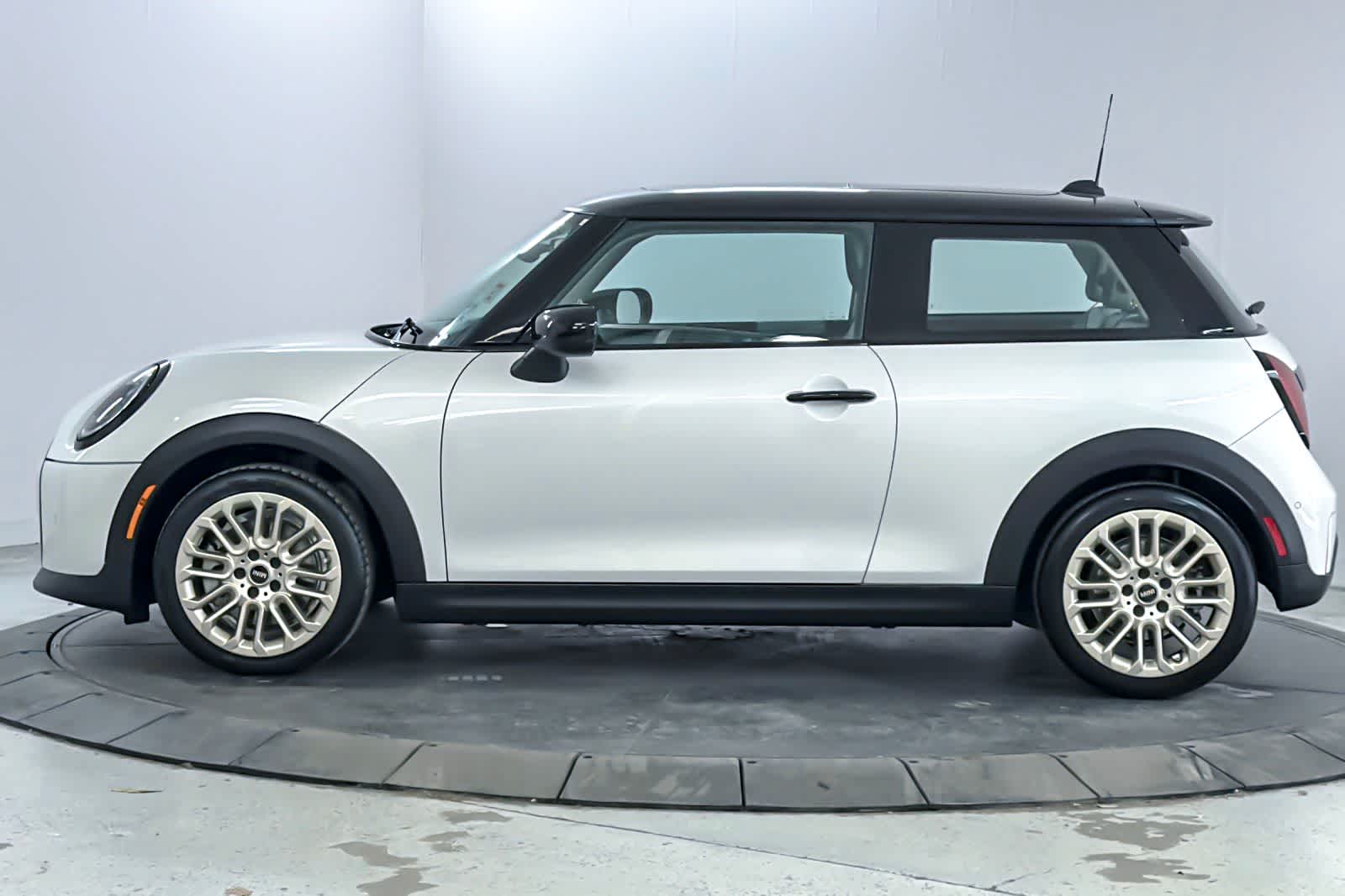 Thumbnail: 2025 MINI Cooper Hardtop - 5