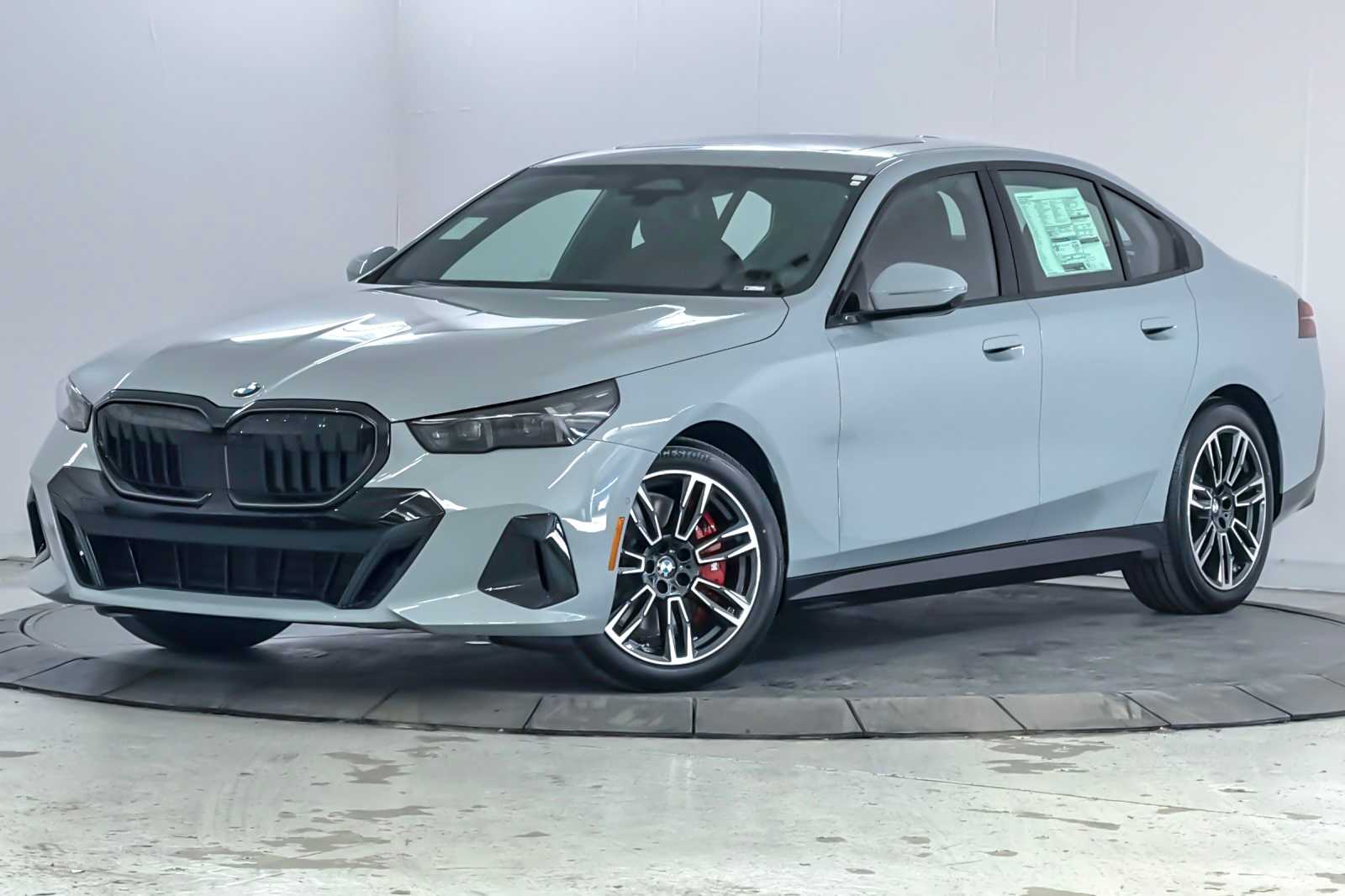 Thumbnail: 2026 BMW 5 Series - 1