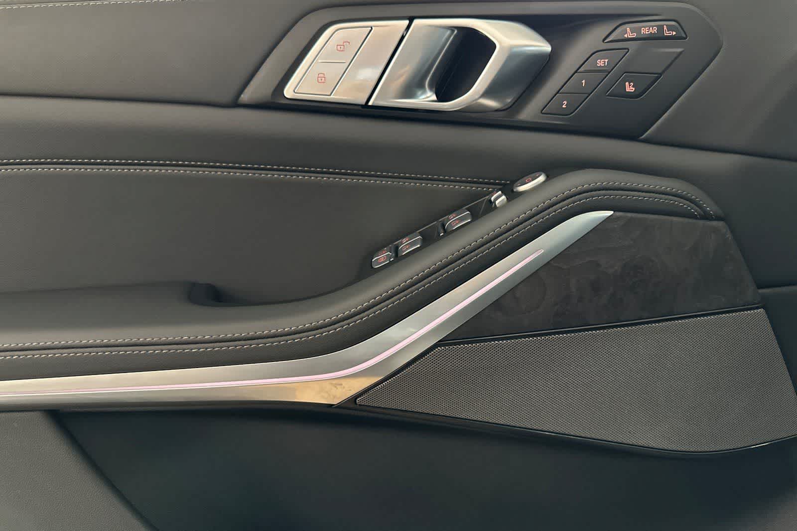 Thumbnail: 2026 BMW X7 - 12