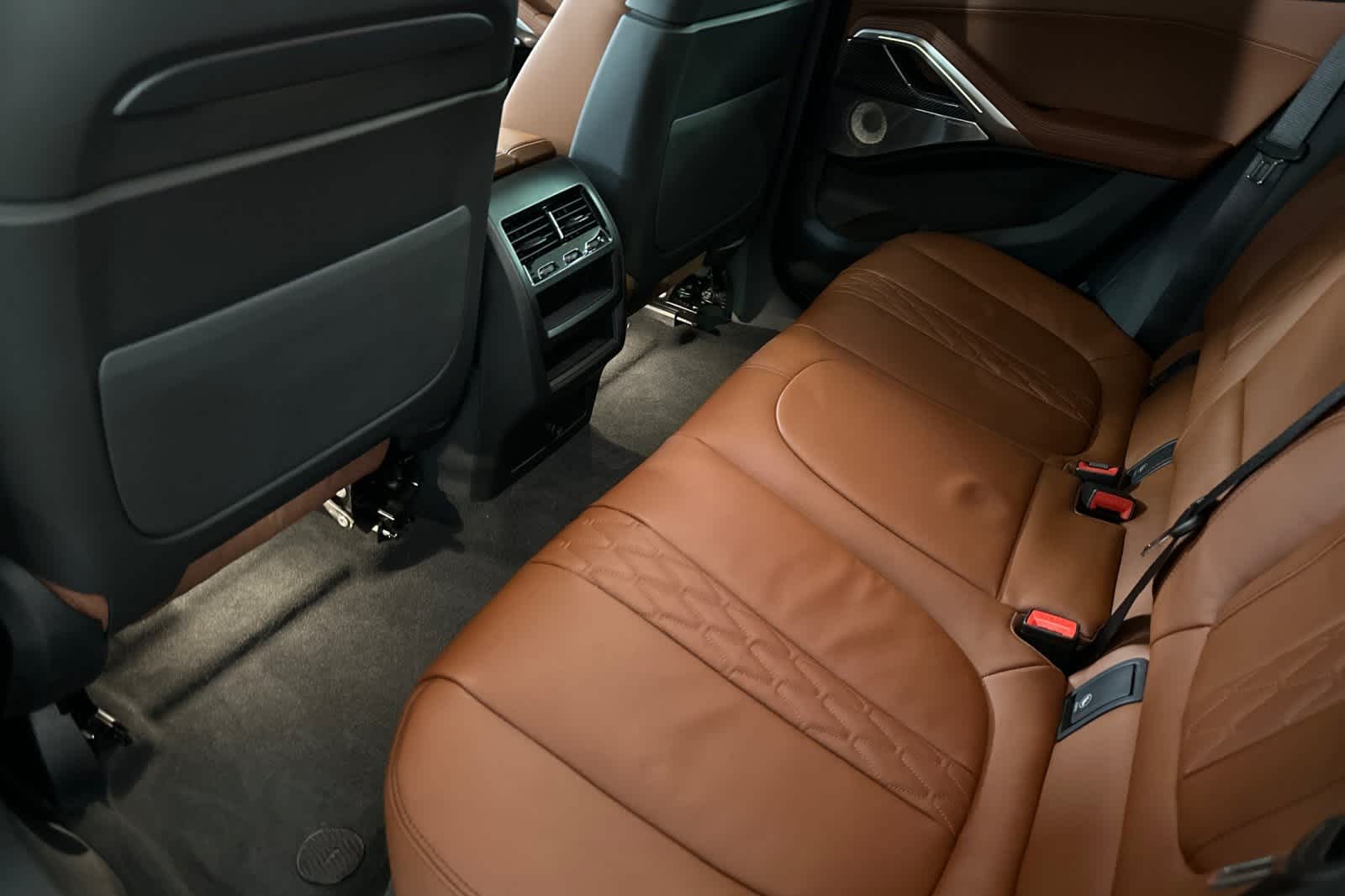 Thumbnail: 2026 BMW X6 - 4