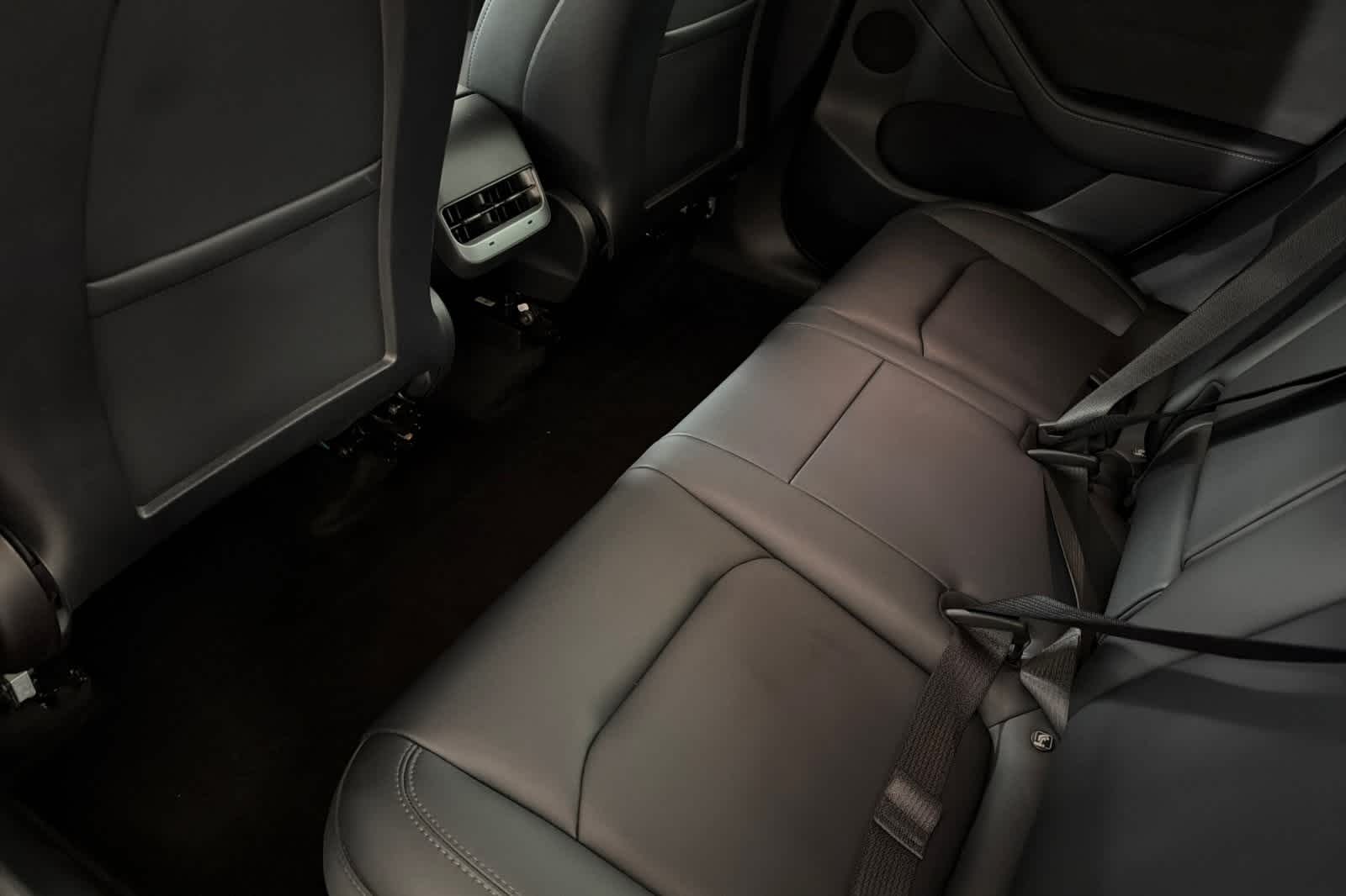 Thumbnail: 2022 Tesla Model Y - 4