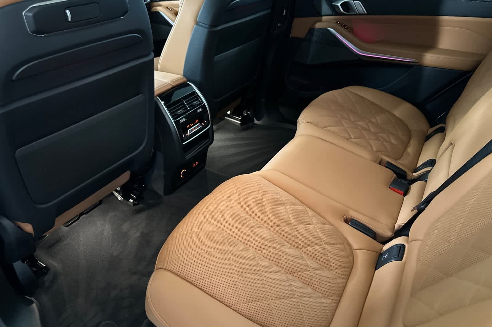 Thumbnail: 2026 BMW X7 - 4