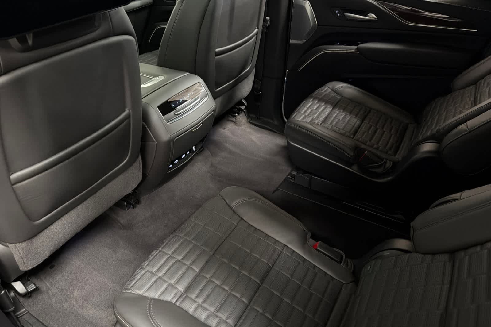 Thumbnail: 2024 Cadillac Escalade - 4