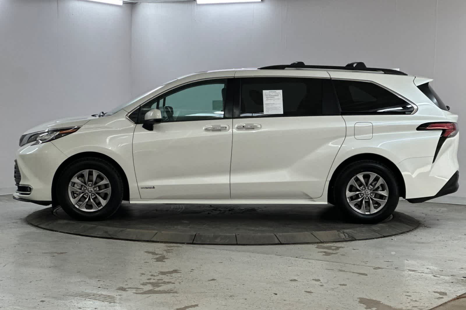 Thumbnail: 2021 Toyota Sienna - 5