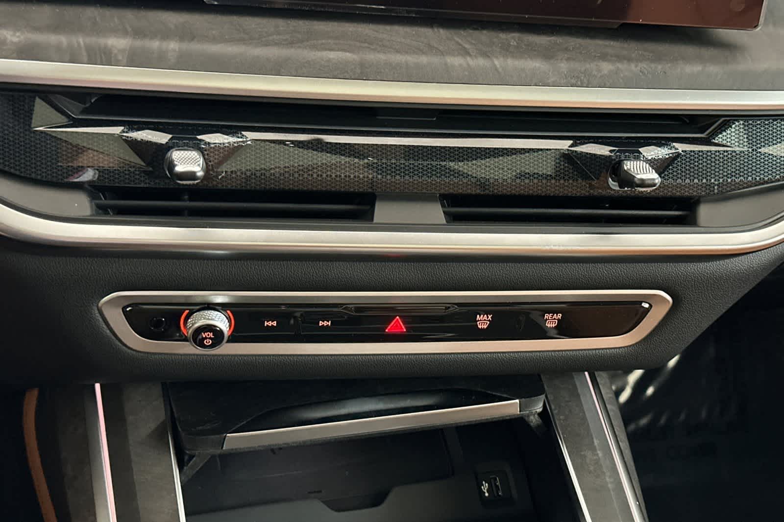 2026 BMW X7 xDrive40i 21