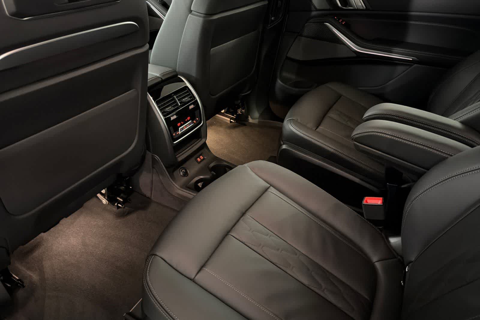 Thumbnail: 2026 BMW X7 - 4