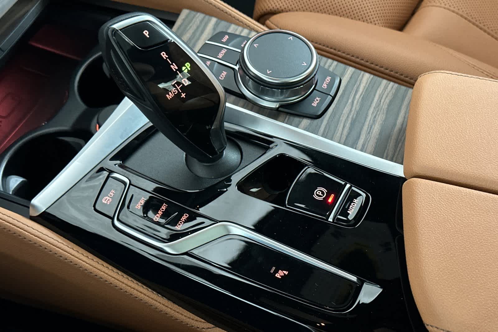 Thumbnail: 2023 BMW 5 Series - 21