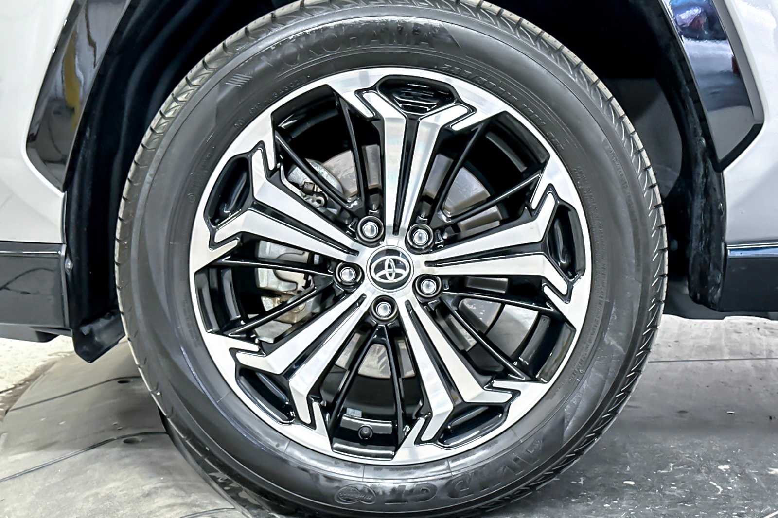 Thumbnail: 2021 Toyota RAV4 - 27