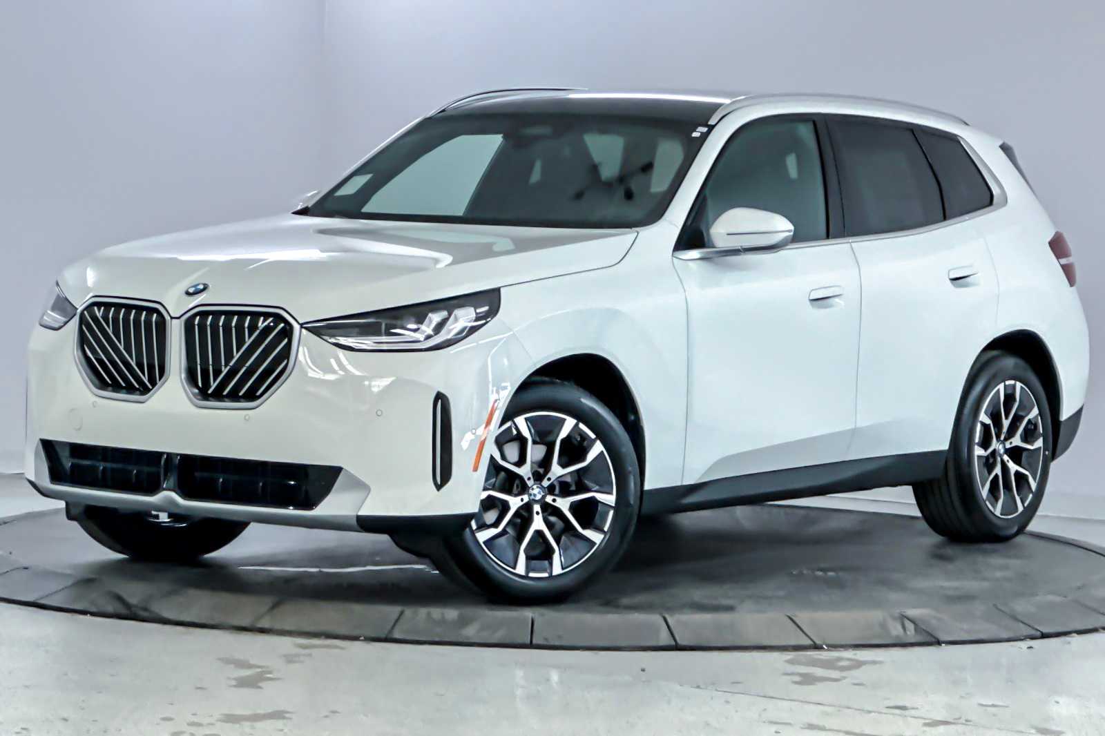 Thumbnail: 2026 BMW X3 - 1