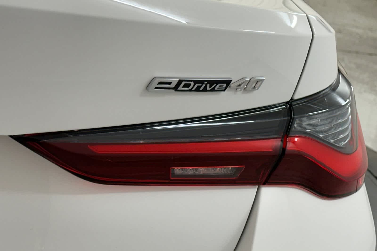 Thumbnail: 2025 BMW i4 - 25