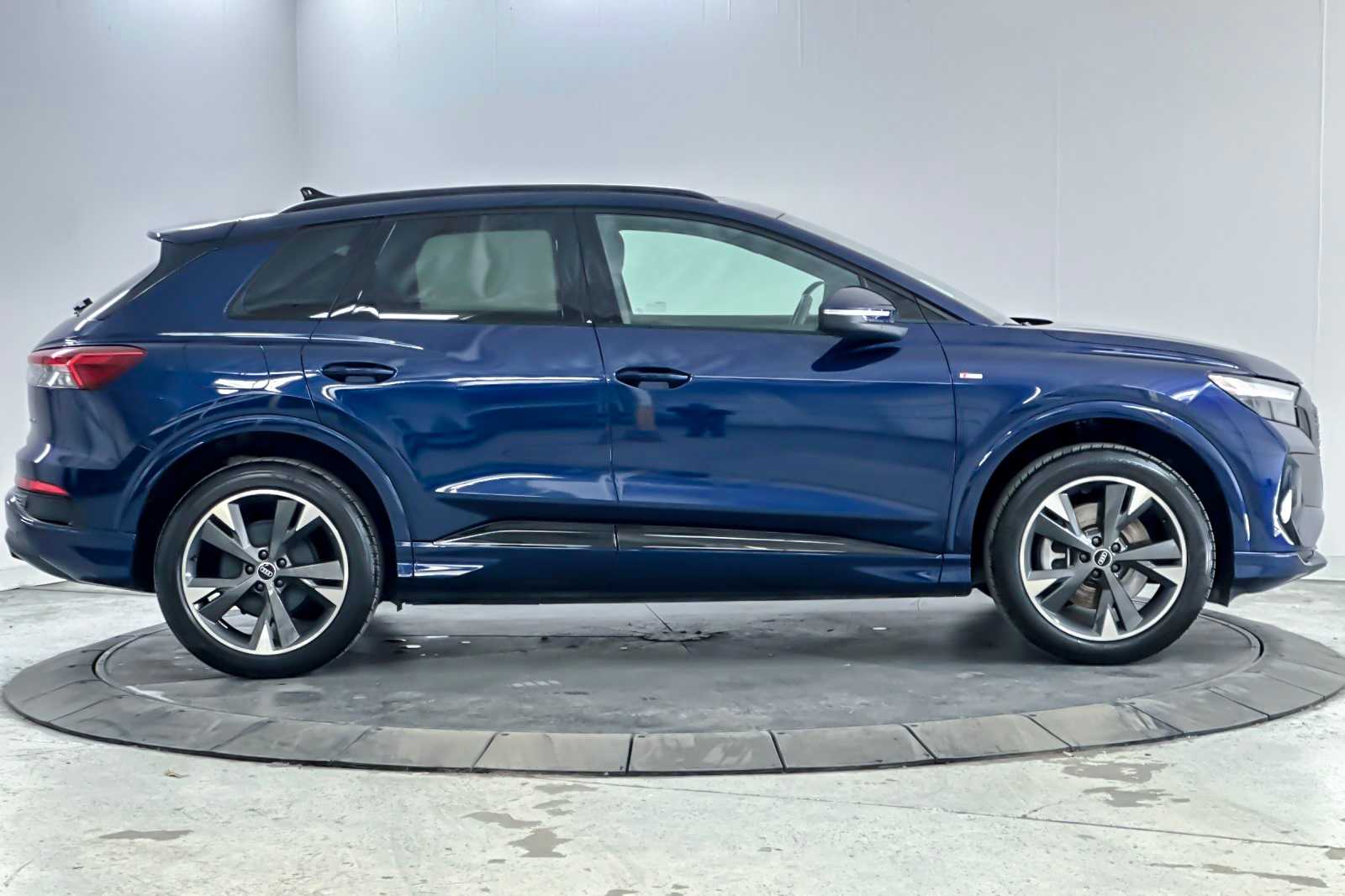 Thumbnail: 2024 Audi Q4 e-tron - 8