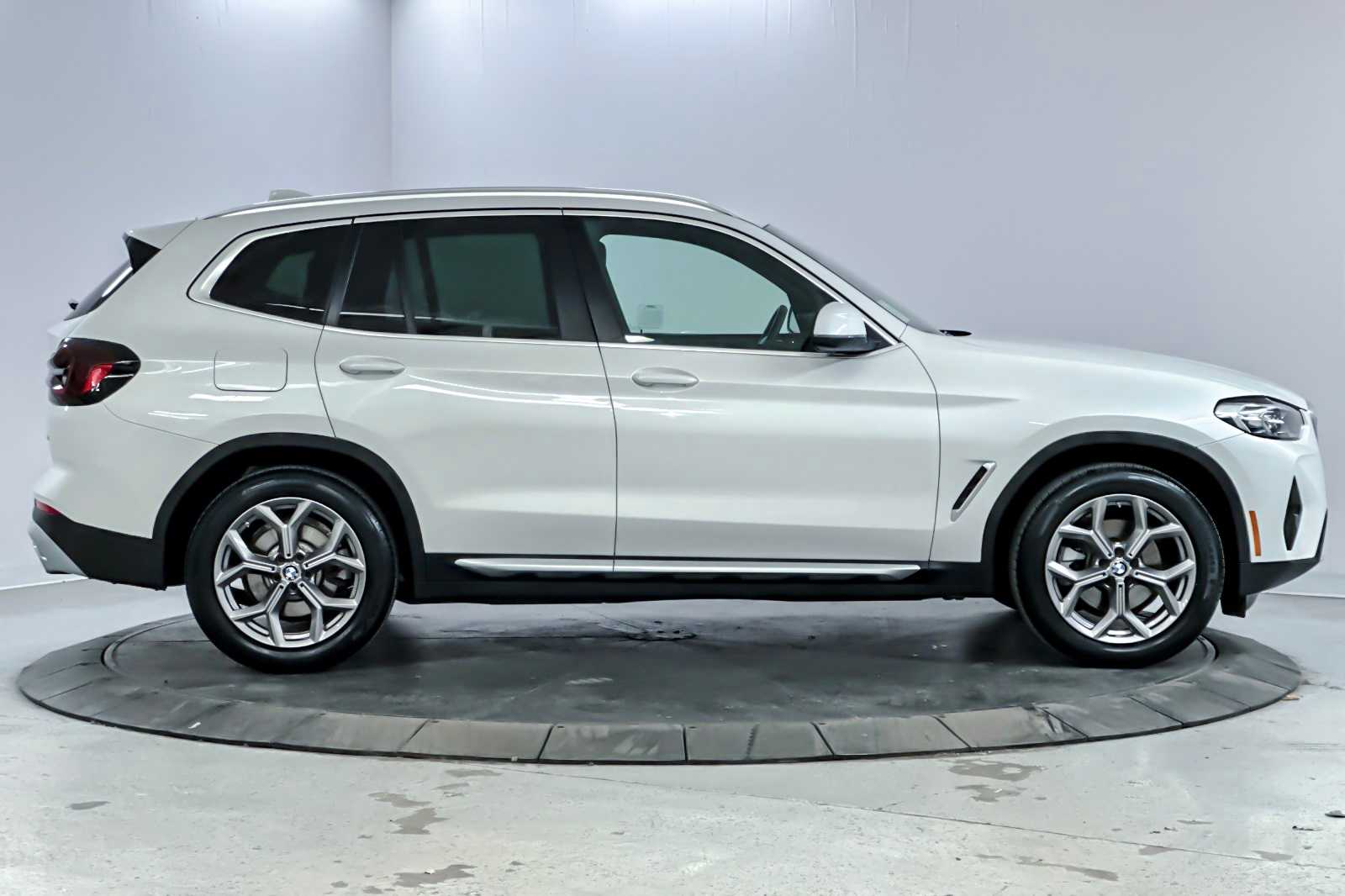 Thumbnail: 2023 BMW X3 - 8