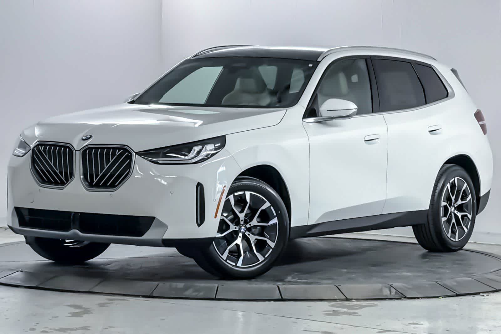 Thumbnail: 2026 BMW X3 - 1