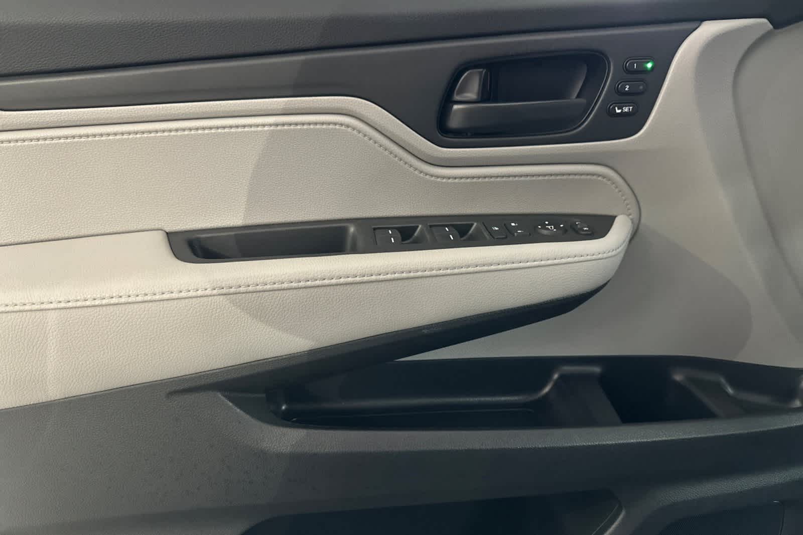 Thumbnail: 2019 Honda Odyssey - 12